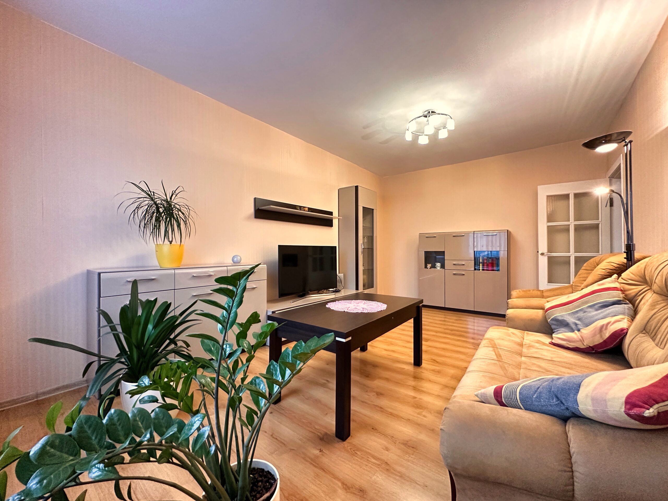 Parduodamas 3 kambarių butas su holu Klaipedoje