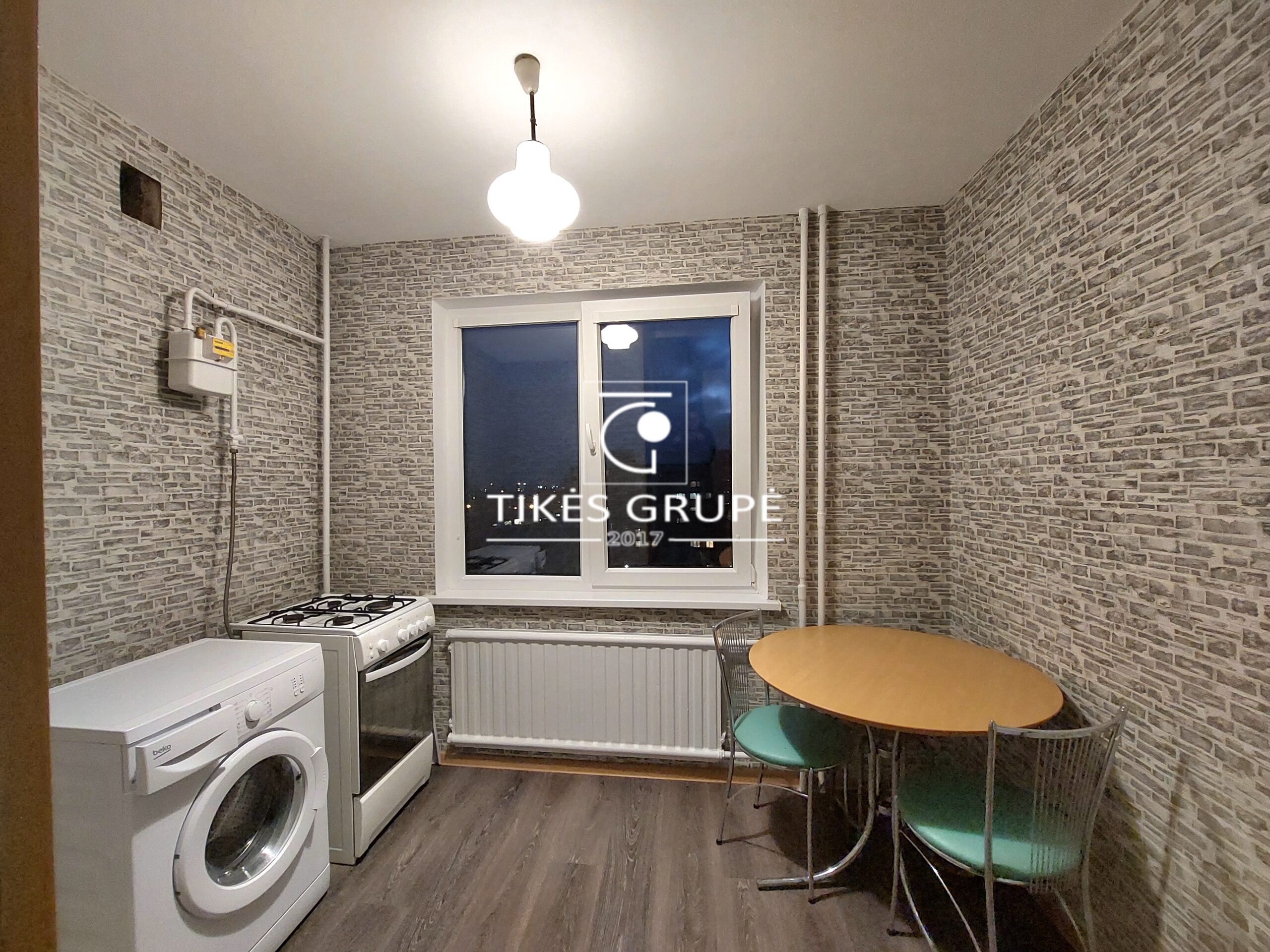 Parduodamas 1 kambario butas su balkonu