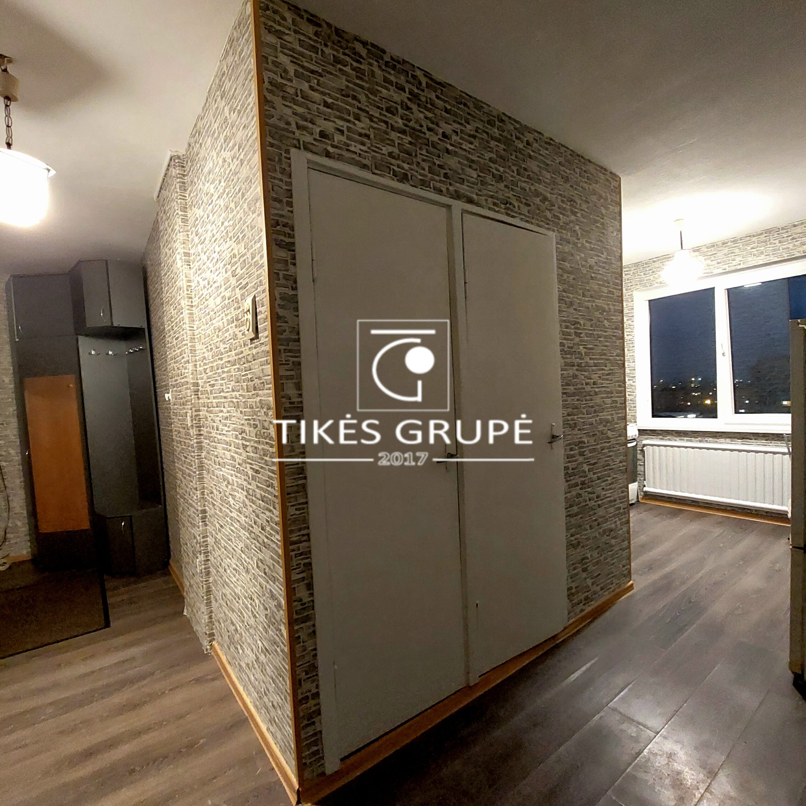 Parduodamas 1 kambario butas su balkonu