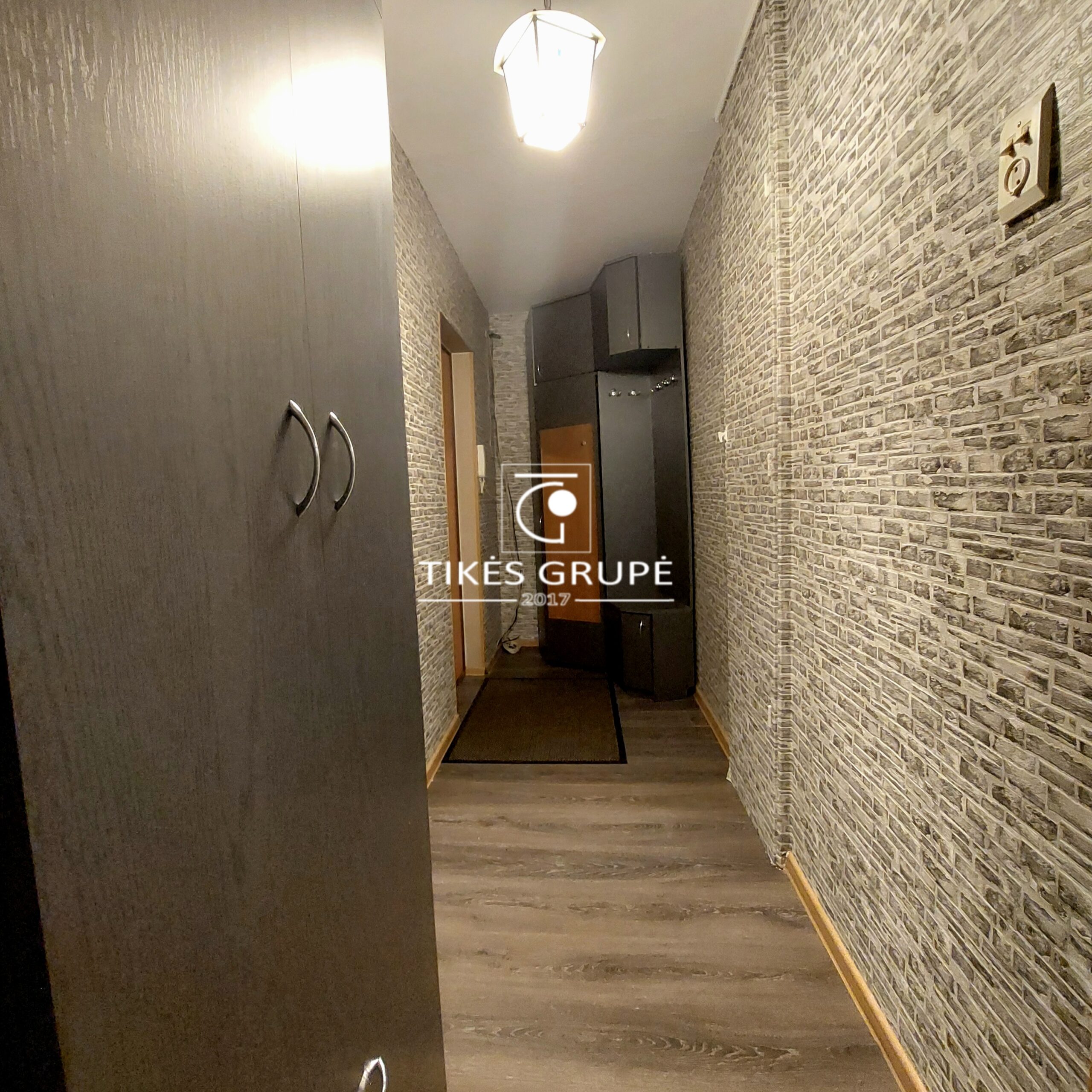 Parduodamas 1 kambario butas su balkonu