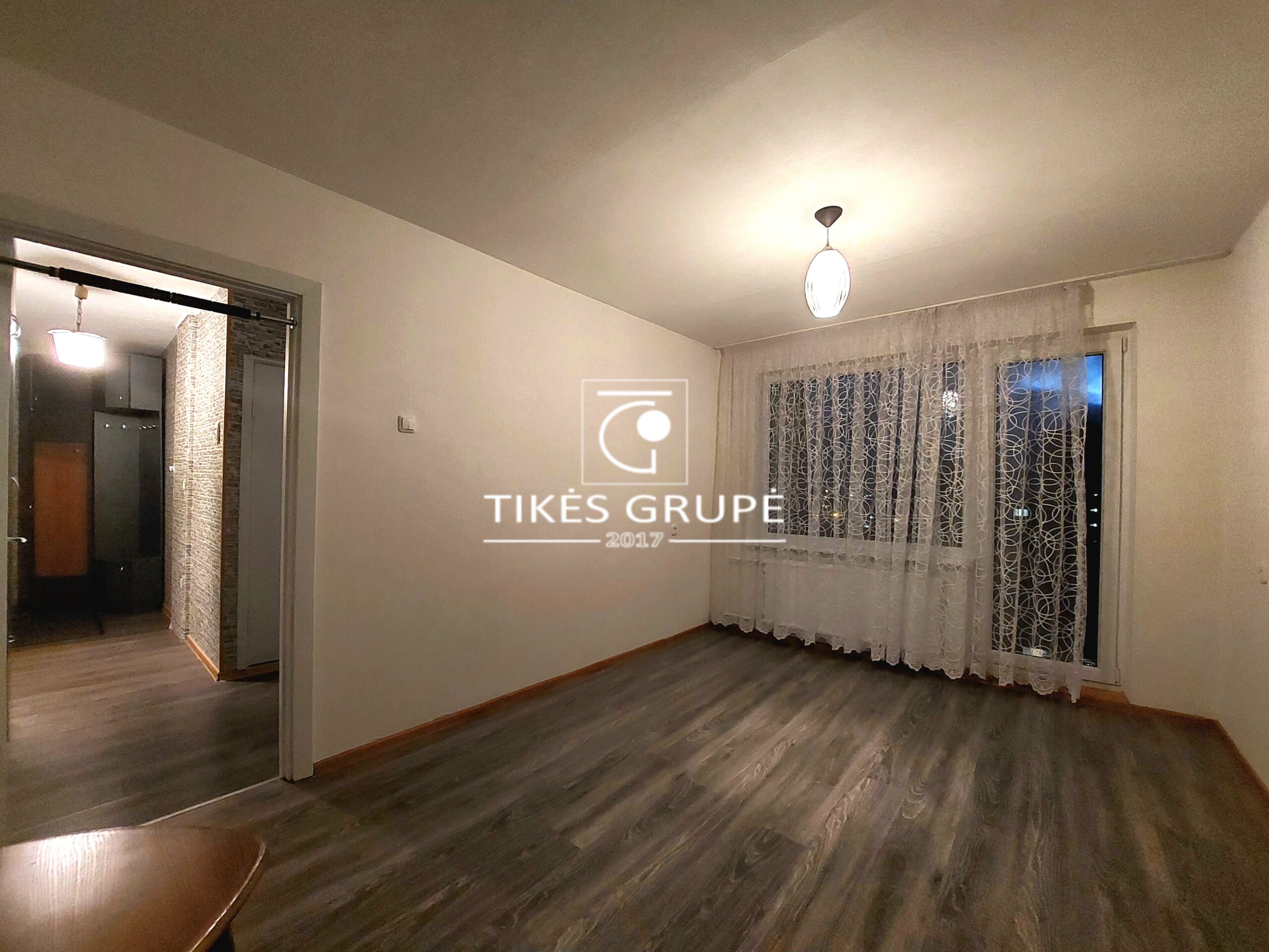 Parduodamas 1 kambario butas su balkonu