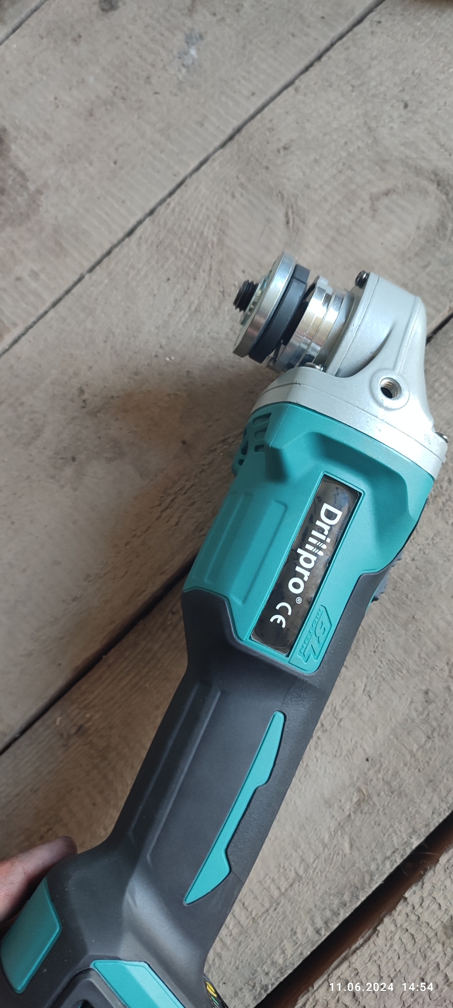 Kampinis slifuoklis 18v