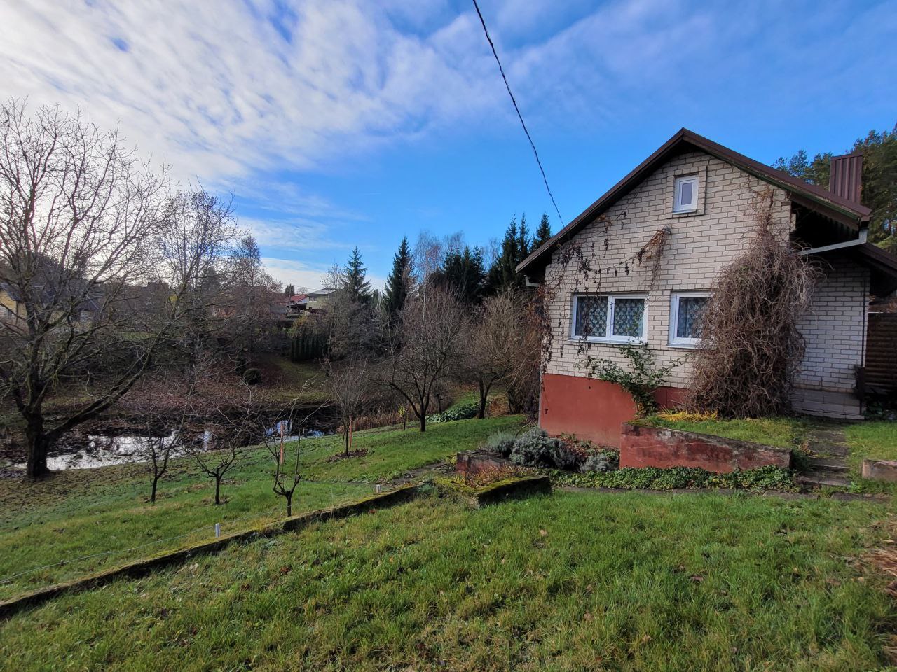 Sodo namas su vaizdais į tvenkinius Kauno r.,