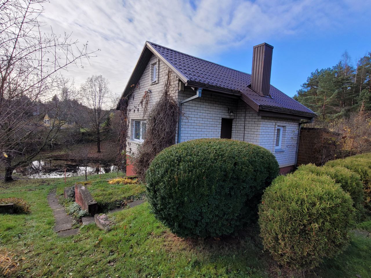 Sodo namas su vaizdais į tvenkinius Kauno r.,