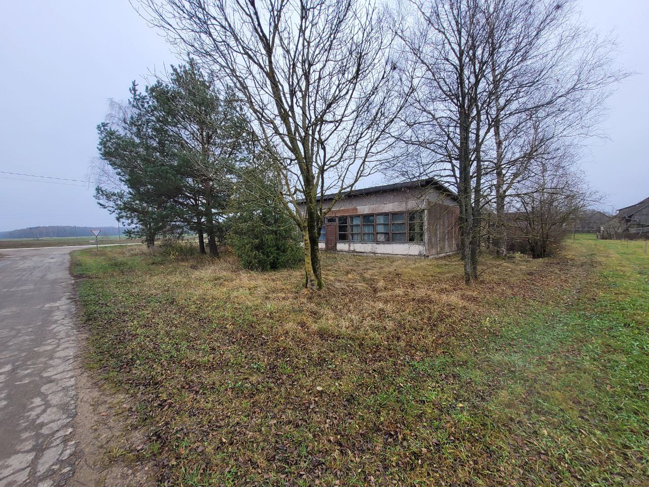 IŠSIMOKĖTINAI komercinis objektas Jurbarko r.