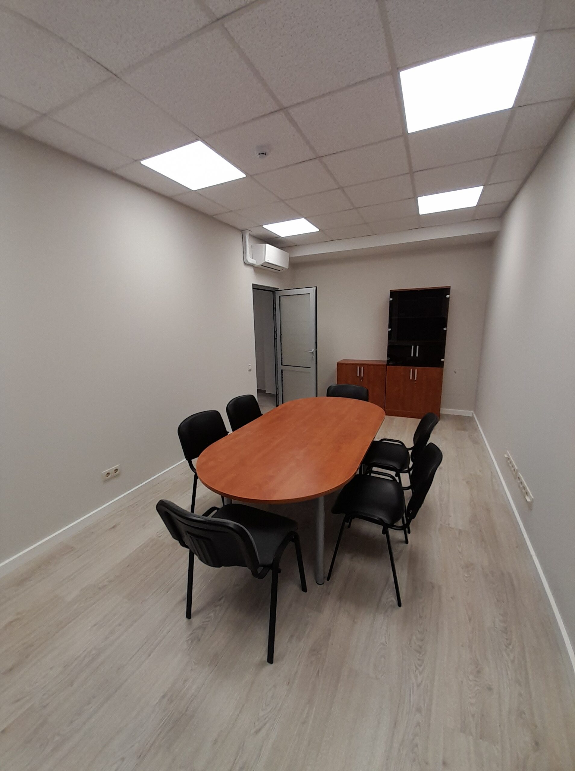 Išnuomojamos administracinės patalpos Svajonės g. 52 kv.m.