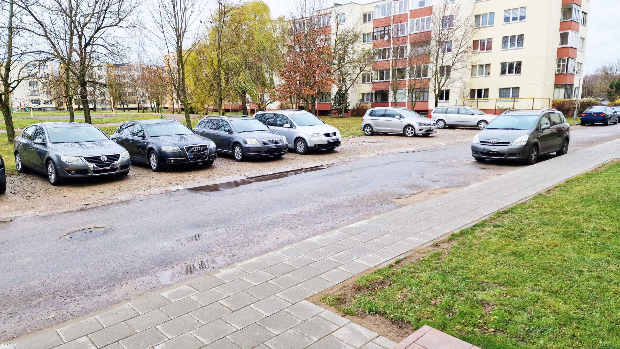 Parduodamas 1 kambario butas antrame aukšte, 38,39 kv/m Dariaus ir Girėno g. 21, Panevėžyje.