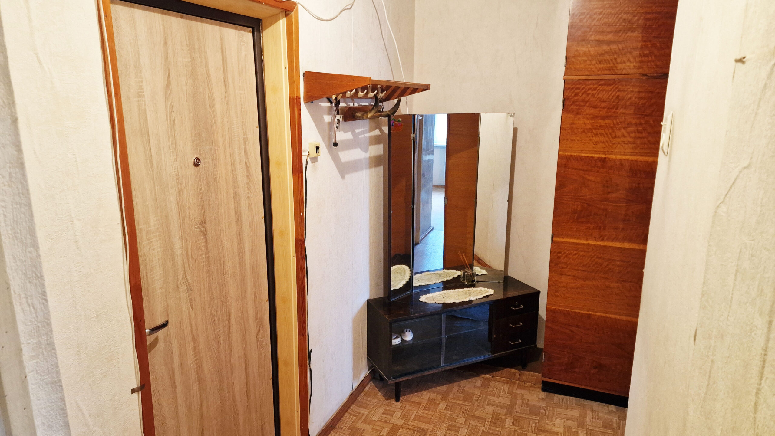 Parduodamas 1 kambario butas antrame aukšte, 38,39 kv/m Dariaus ir Girėno g. 21, Panevėžyje.