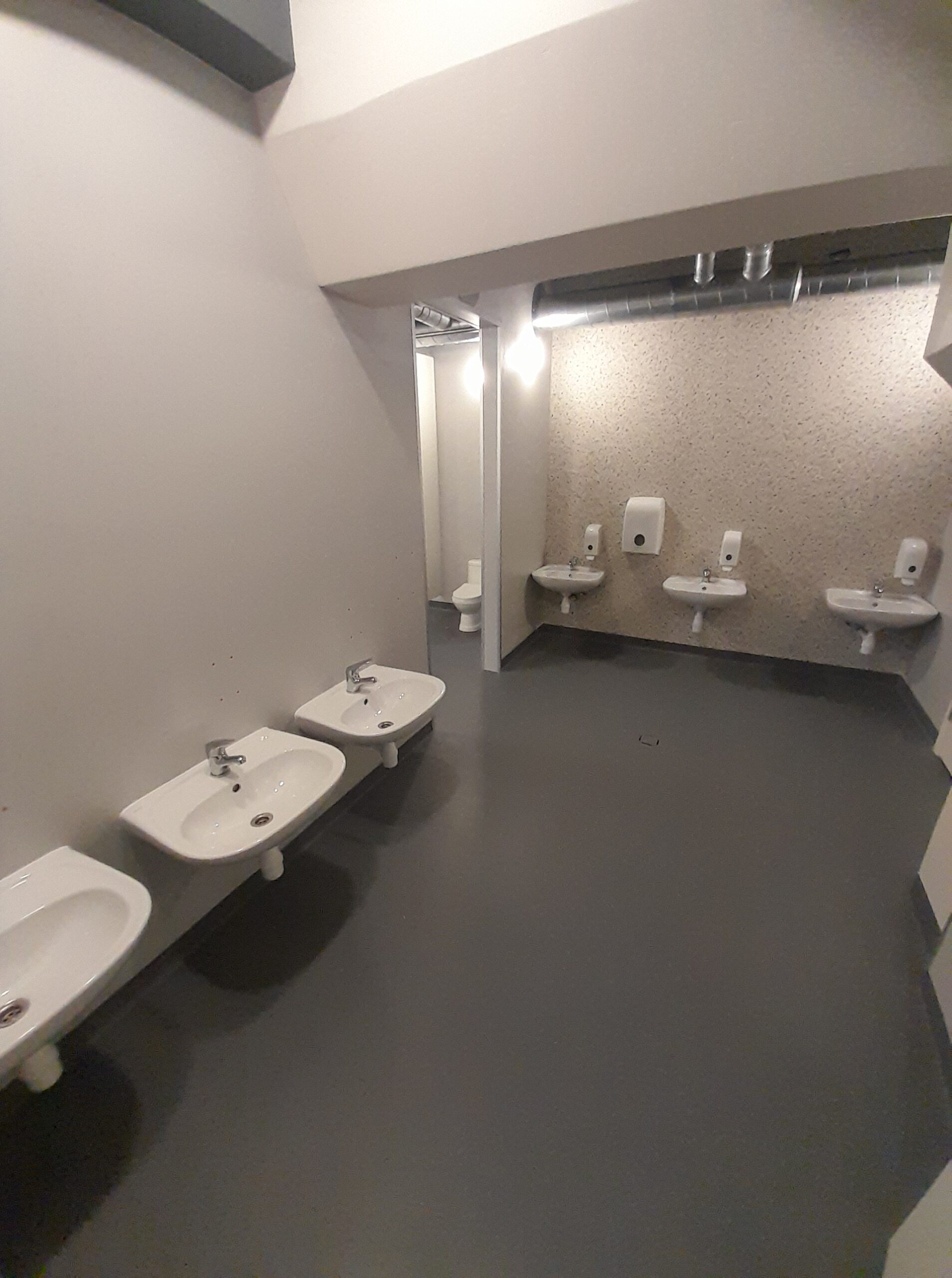 Patalpų nuoma darželiui ar vaikų žaidimų kambariui. Patalpas galima pritaikyti bet kokiai kitai veiklai.