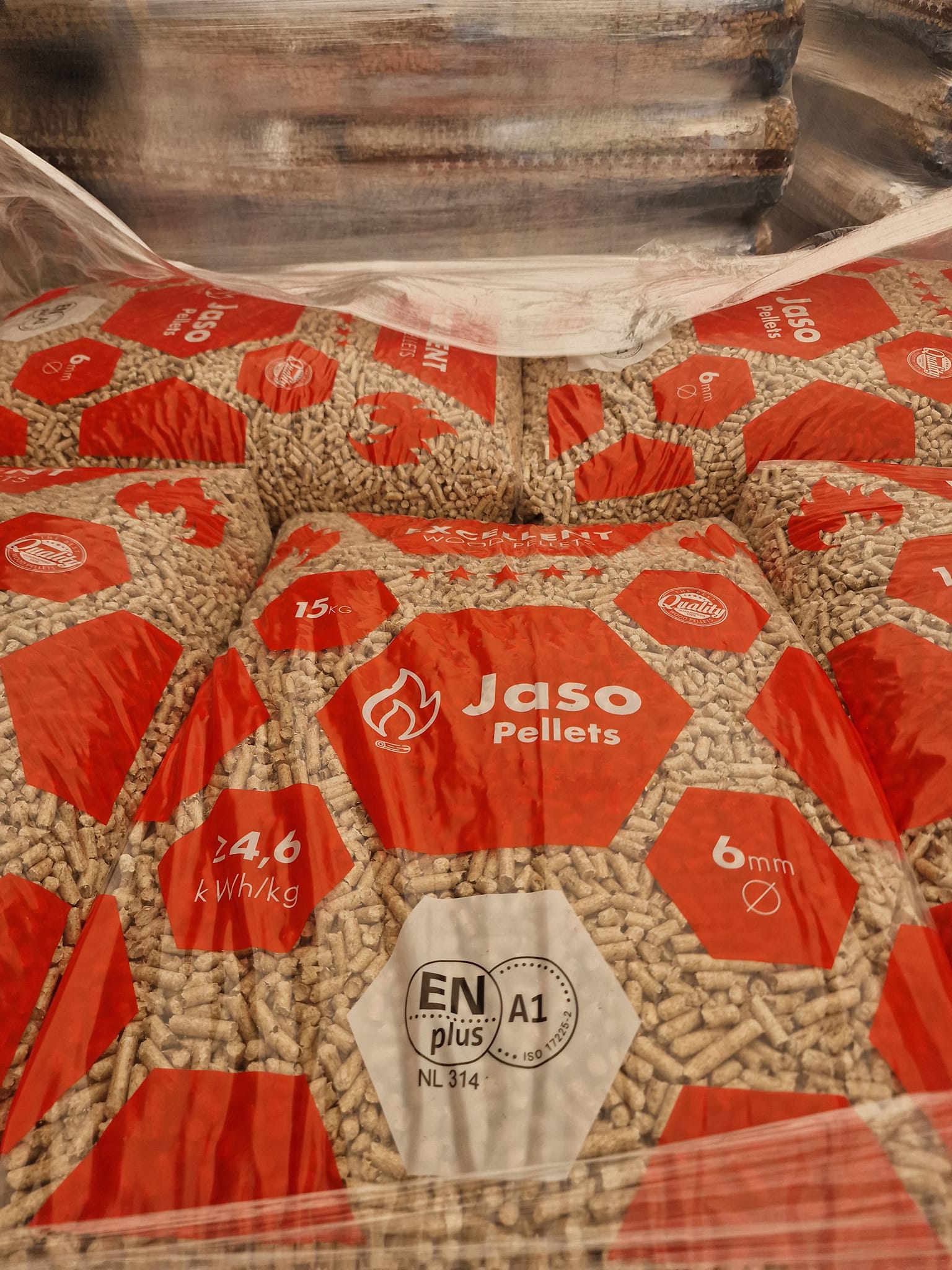 Medžio granulės tona 215€