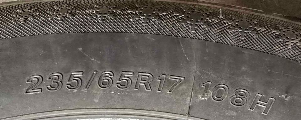 Žieminės padangos 4 x 235/65 R17 LASSA 108 H XL