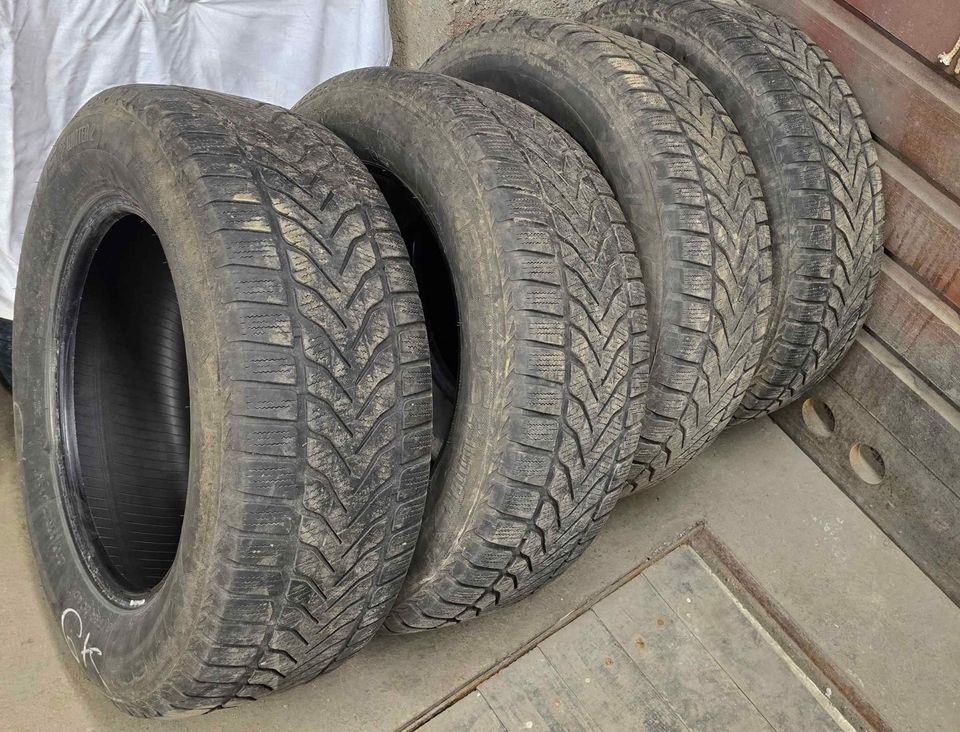 Žieminės padangos 4 x 235/65 R17 LASSA 108 H XL