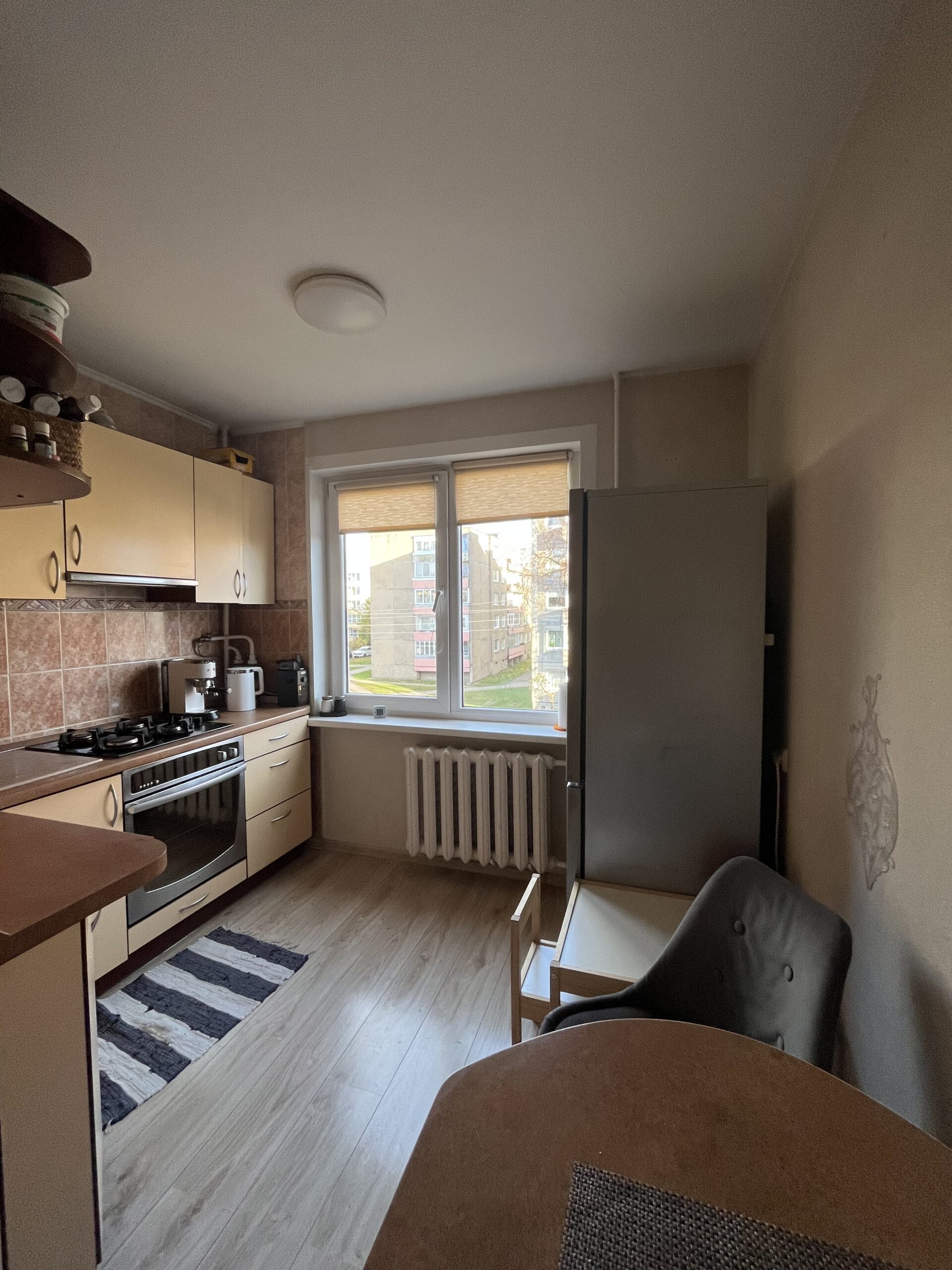 Parduodamas 2 kambarių butas Gargžduose.