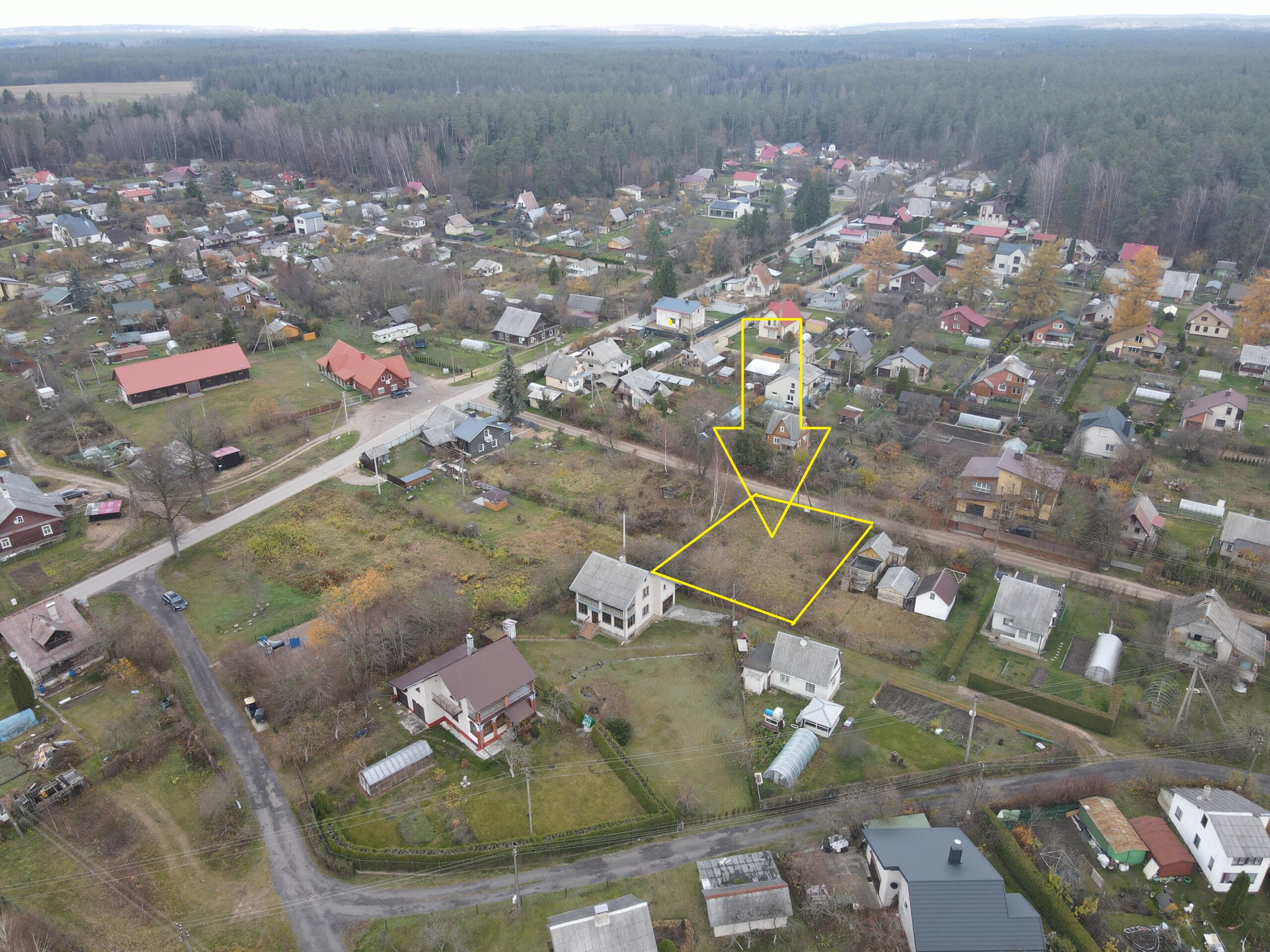 PARDUODAMAS ŽEMĖS SKLYPAS VILNIAUS R. SAV., MARIJAMPOLIO SEN., KALVELIŲ K., NAUJŲJŲ KALVELIŲ 1-OJI G. 8.