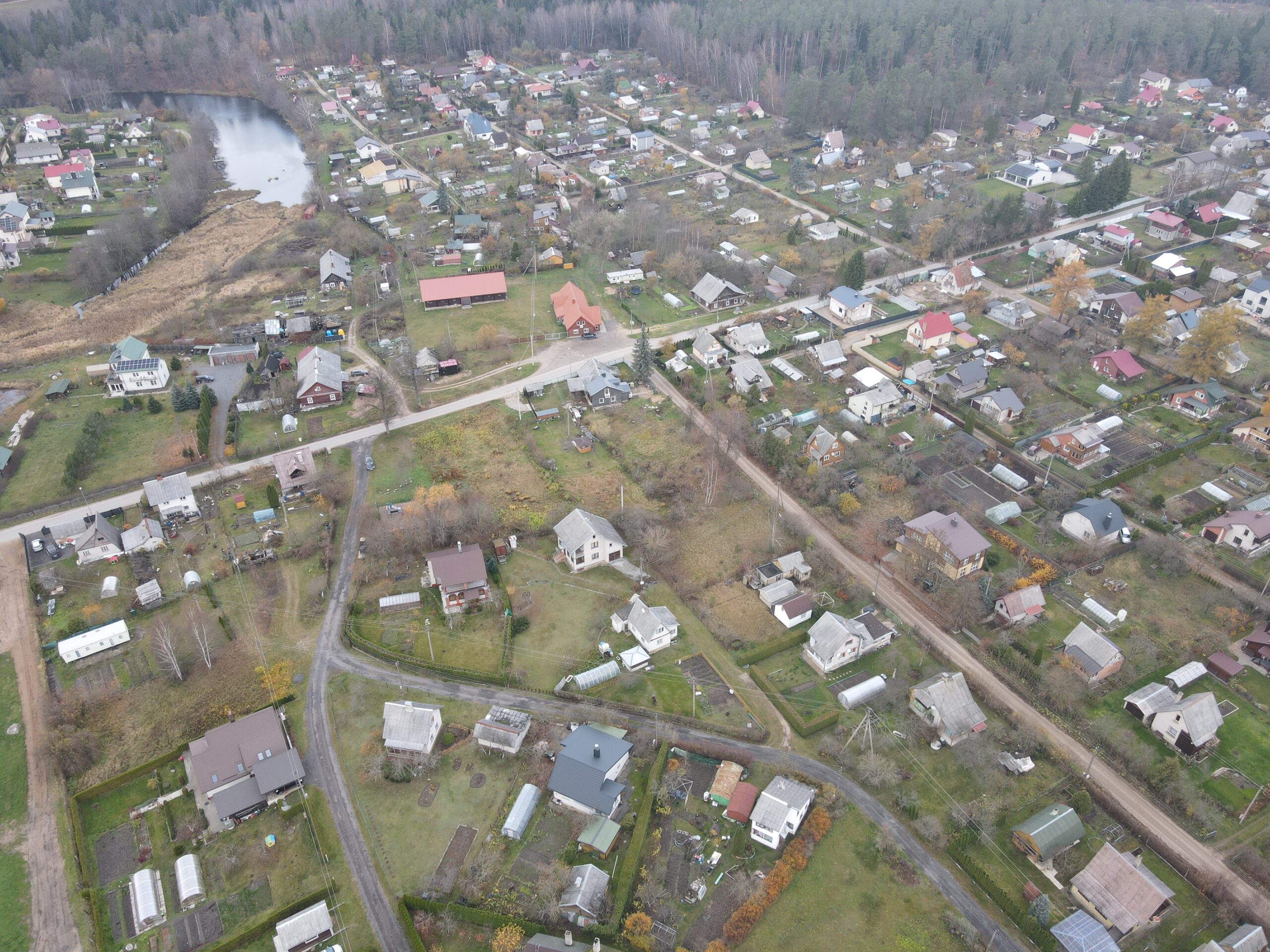 PARDUODAMAS ŽEMĖS SKLYPAS VILNIAUS R. SAV., MARIJAMPOLIO SEN., KALVELIŲ K., NAUJŲJŲ KALVELIŲ 1-OJI G. 8.