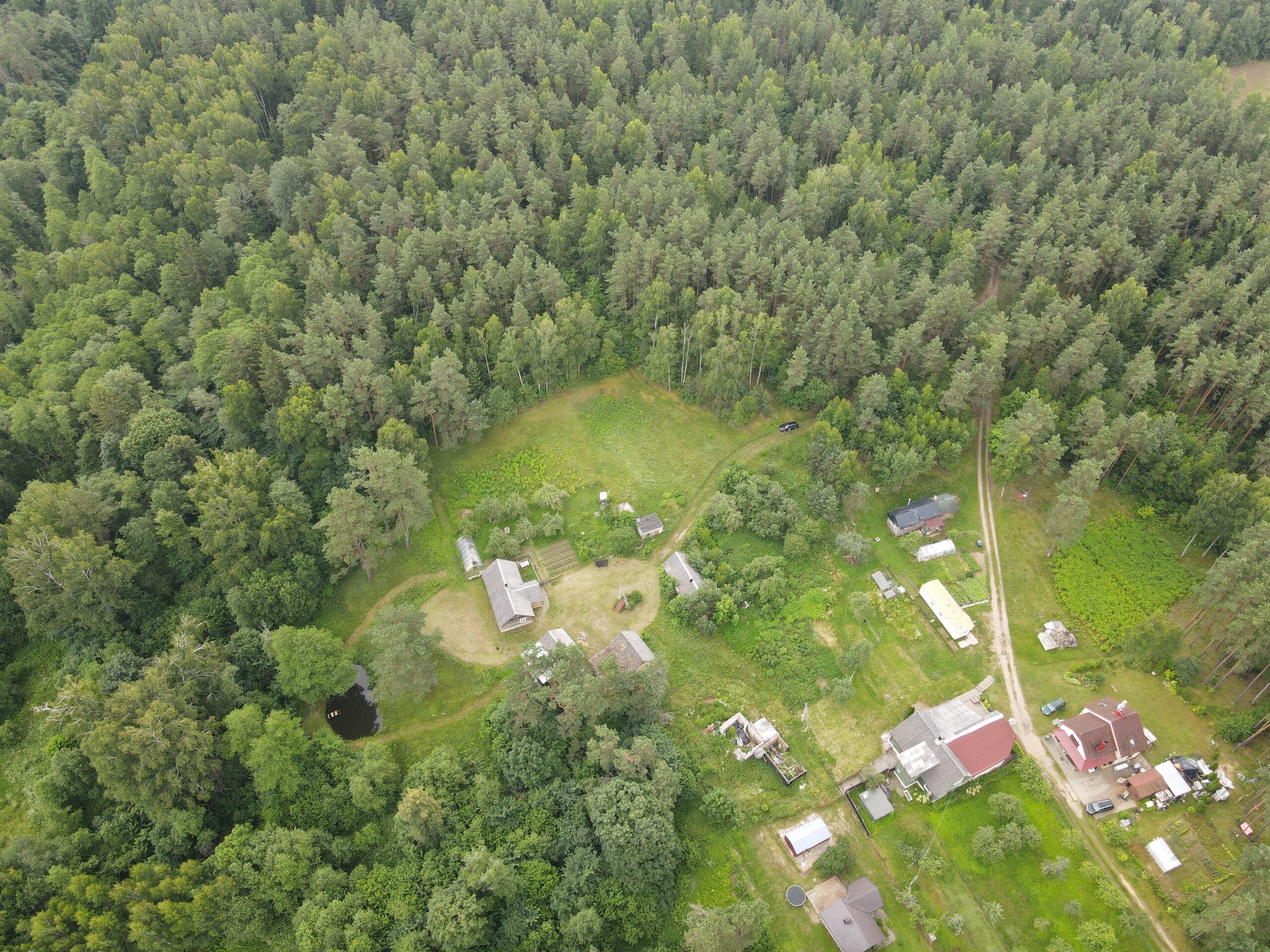 9.67 ARŲ ŽEMĖS SKLYPAS VILNIAUS m. DRAUSTINIO G. 74