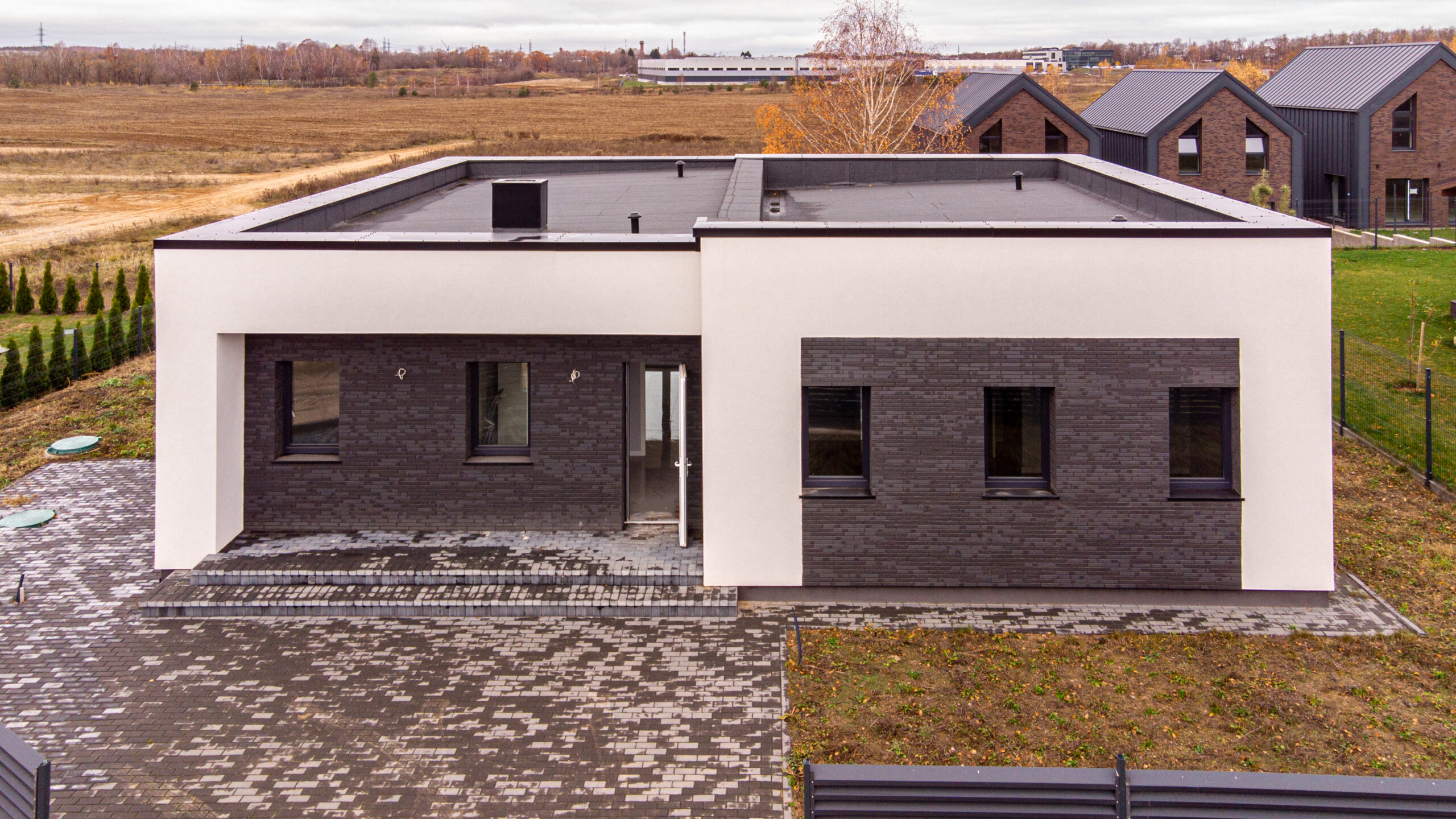 Parduodamas mūrinis namas Vilniuje.