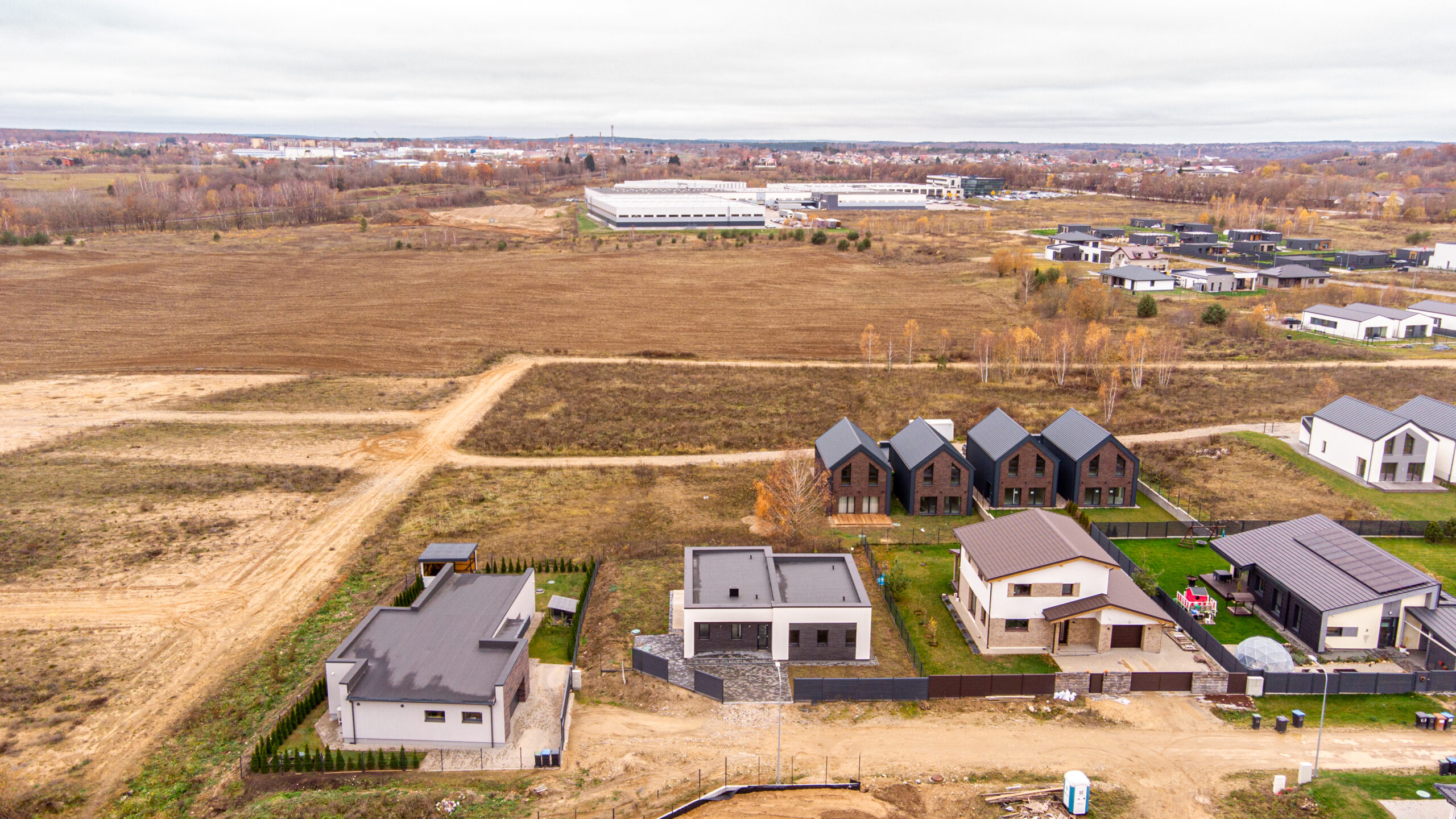 Parduodamas mūrinis namas Vilniuje.