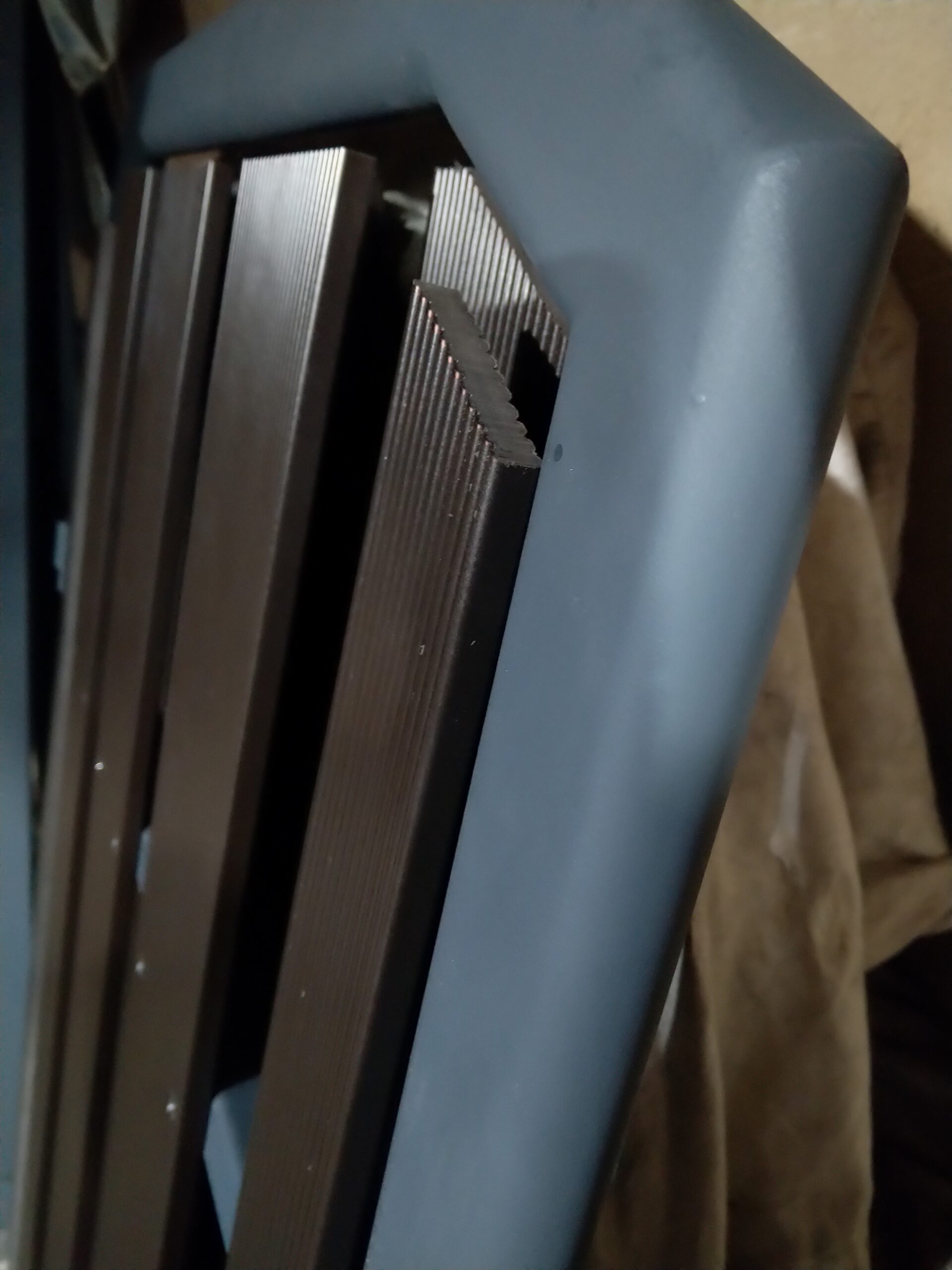 Metaliniai kiemo varteliai