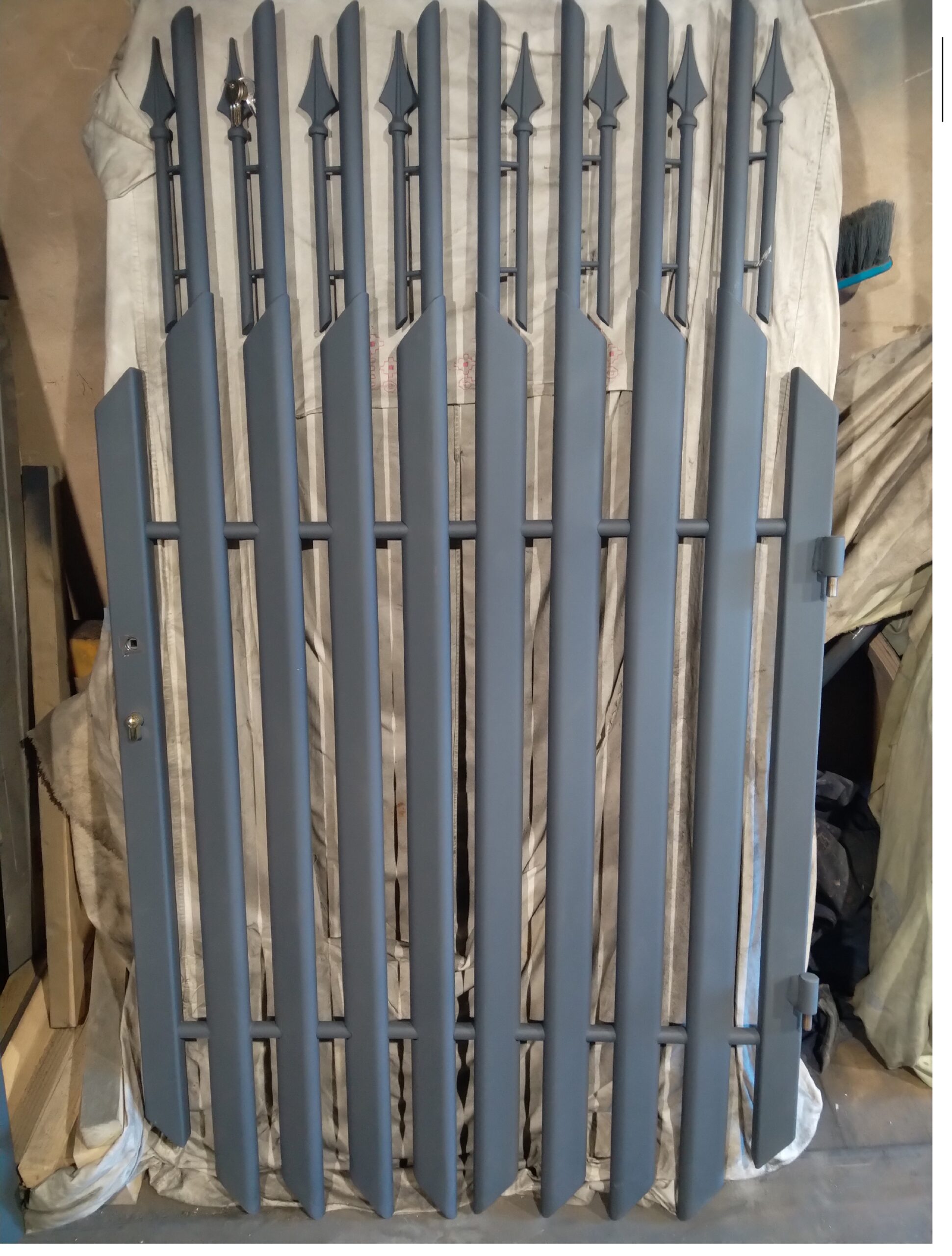 Metaliniai kiemo varteliai