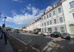 IŠSKIRTINĖJE SENAMIESČIO VIETOJE PARDUODAMAS 4 KAMBARIŲ BUTAS DIDŽIOJI G. 11, VILNIUJE.