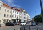 IŠSKIRTINĖJE SENAMIESČIO VIETOJE PARDUODAMAS 4 KAMBARIŲ BUTAS DIDŽIOJI G. 11, VILNIUJE.