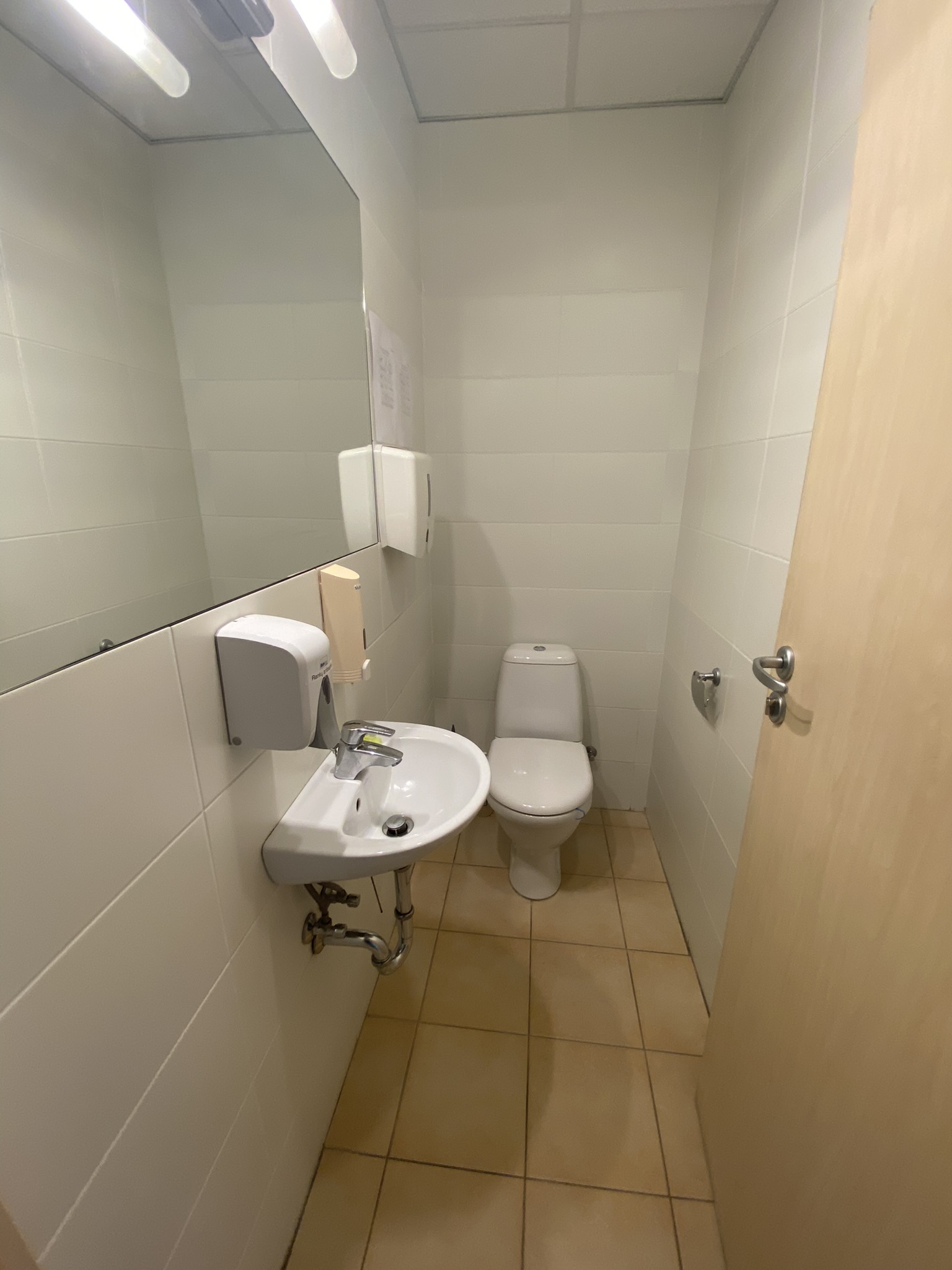 PARDUODAMOS GYDYMO ĮSTAIGOS PATALPOS