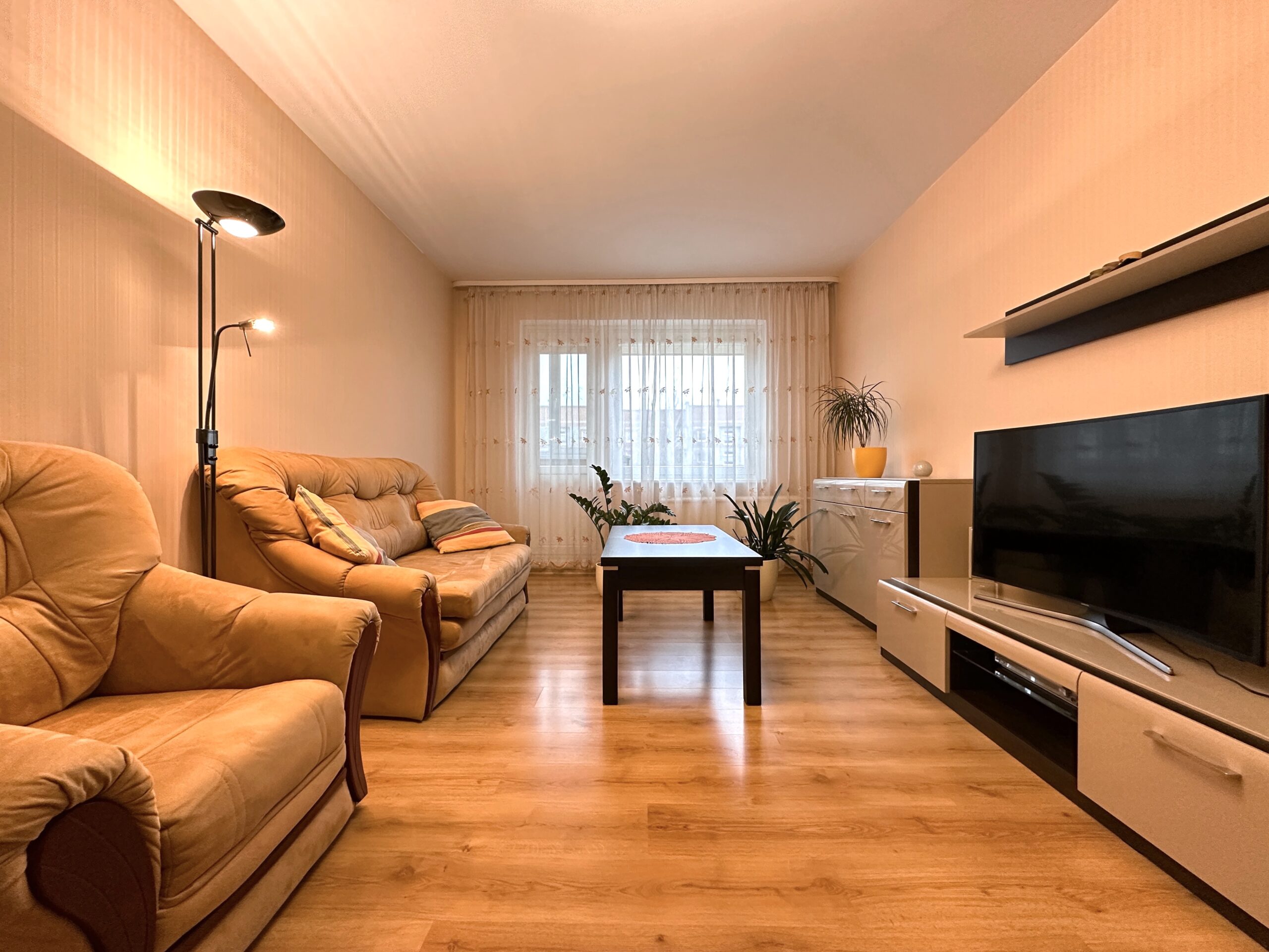 Parduodamas 3 kambarių butas su holu Klaipedoje