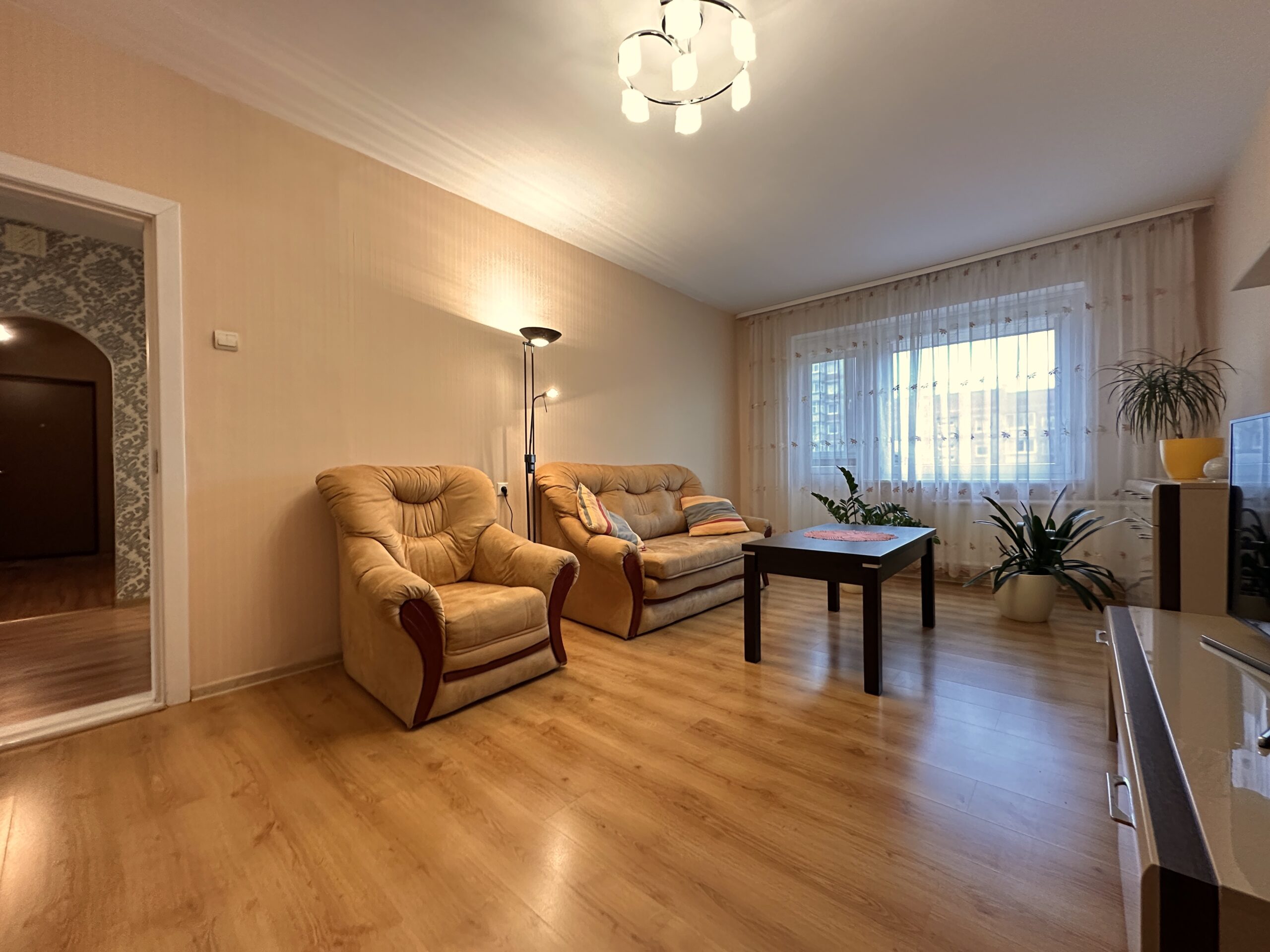 Parduodamas 3 kambarių butas su holu Klaipedoje