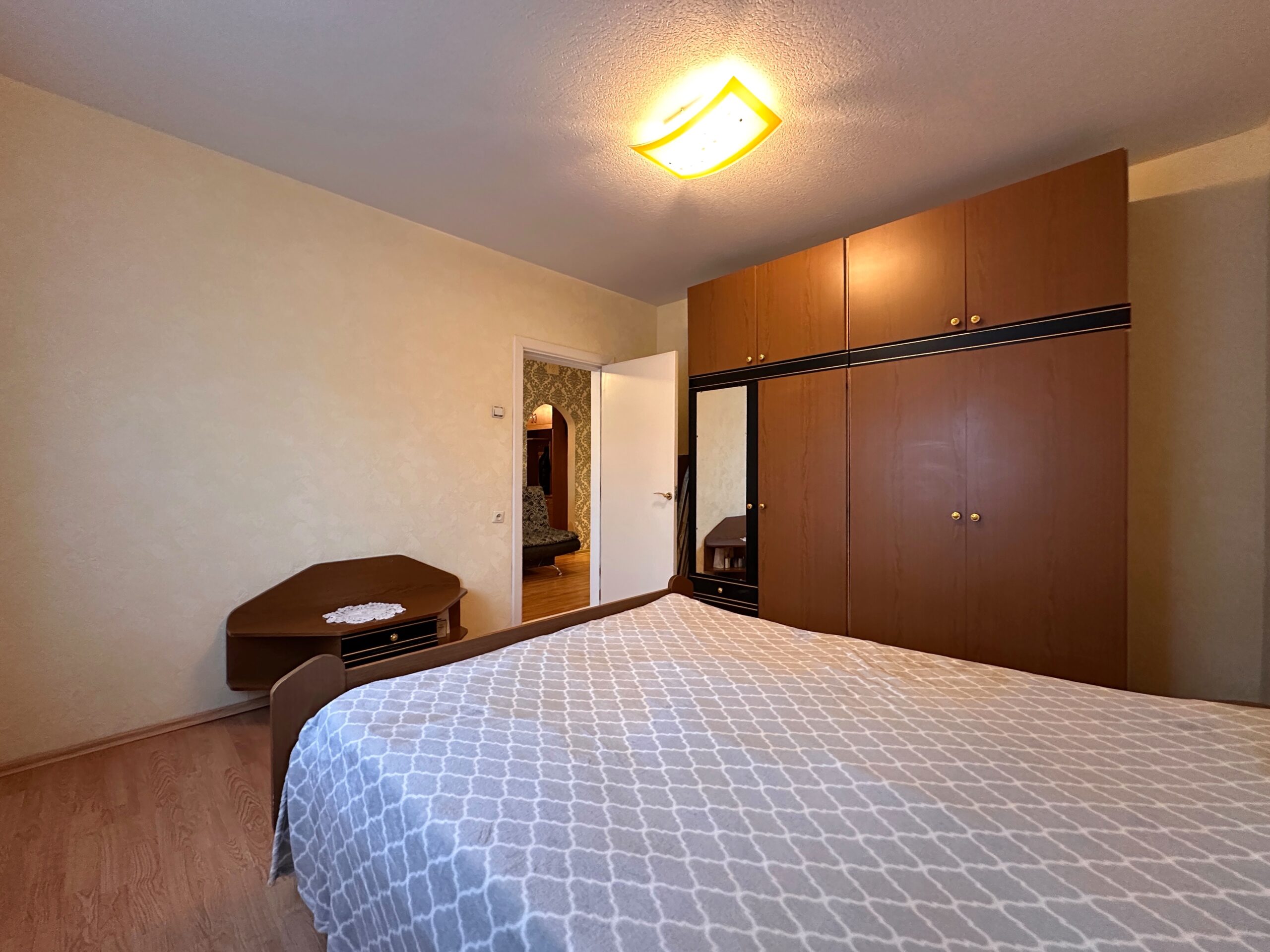 Parduodamas 3 kambarių butas su holu Klaipedoje