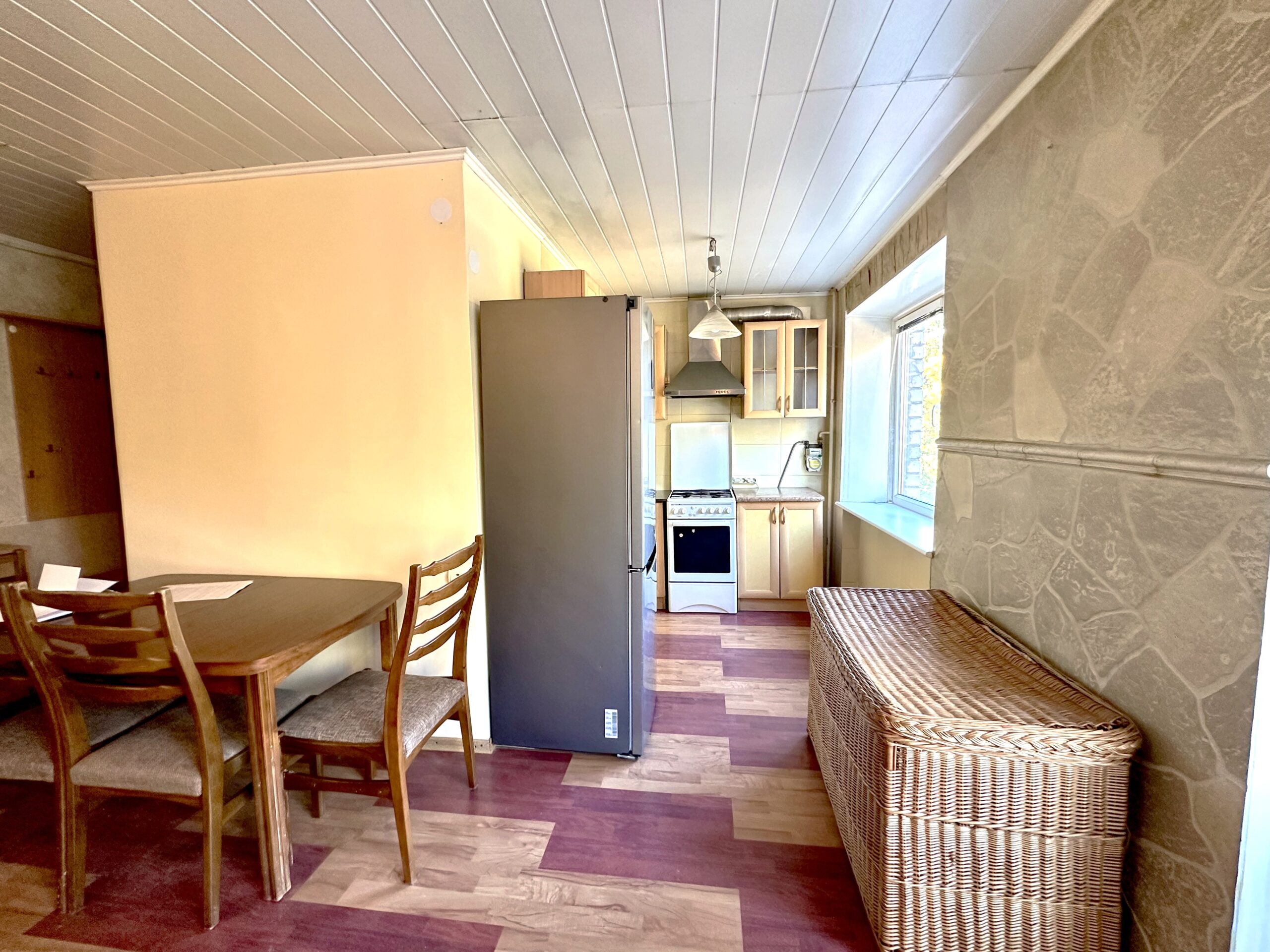 Parduodamas 2 kambarių butas.