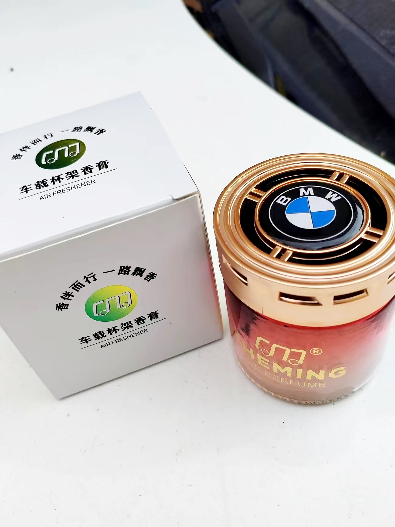 Automobilių kvapai su auto logotipu