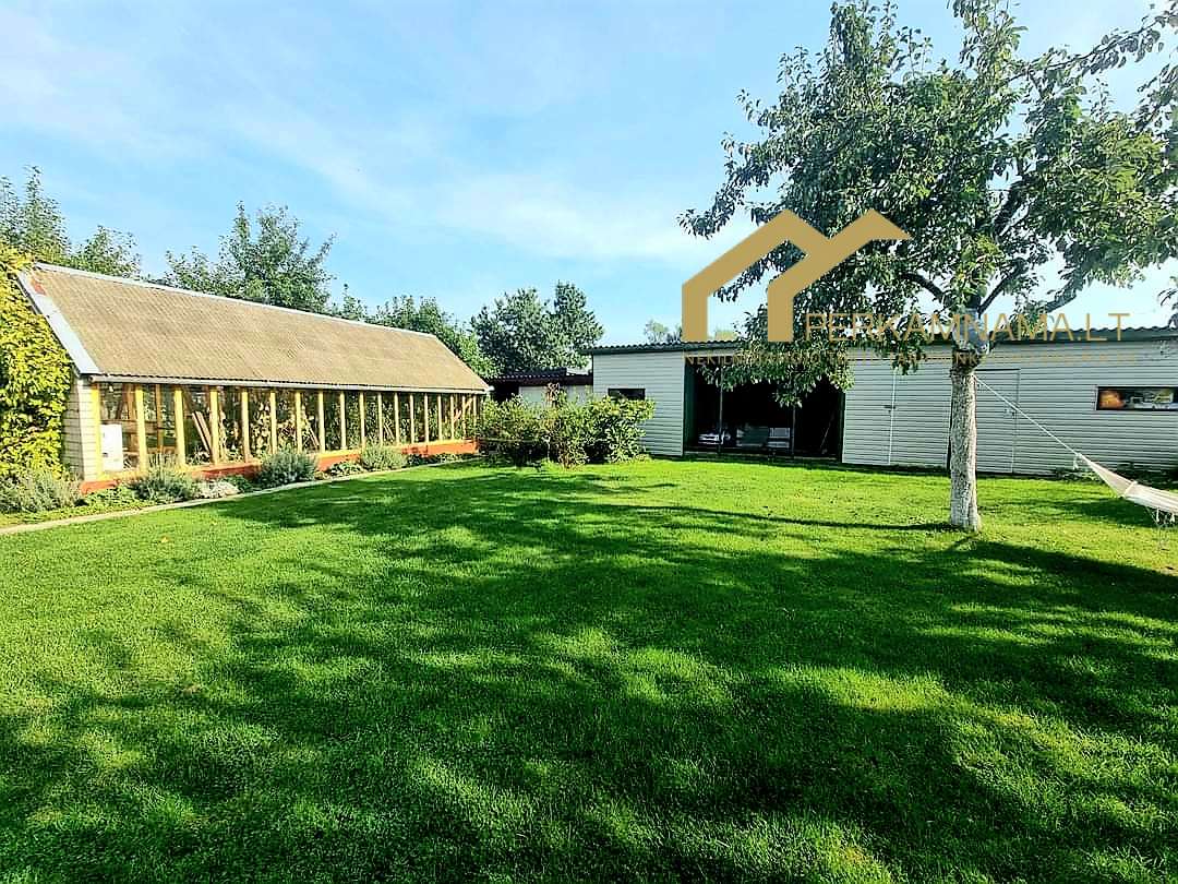 Parduodamas namas su sklypu