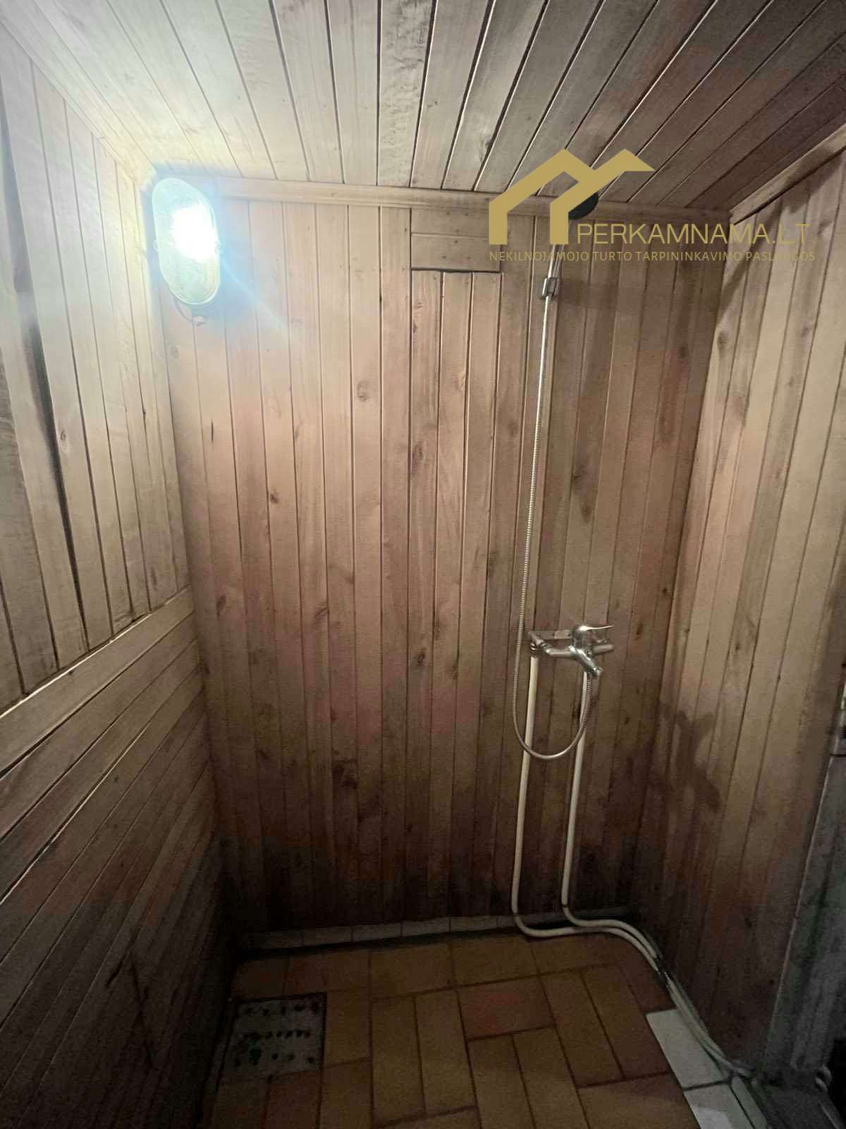 Parduodamas namas su sklypu