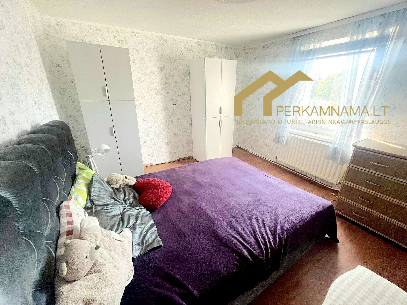 Parduodamas namas su sklypu