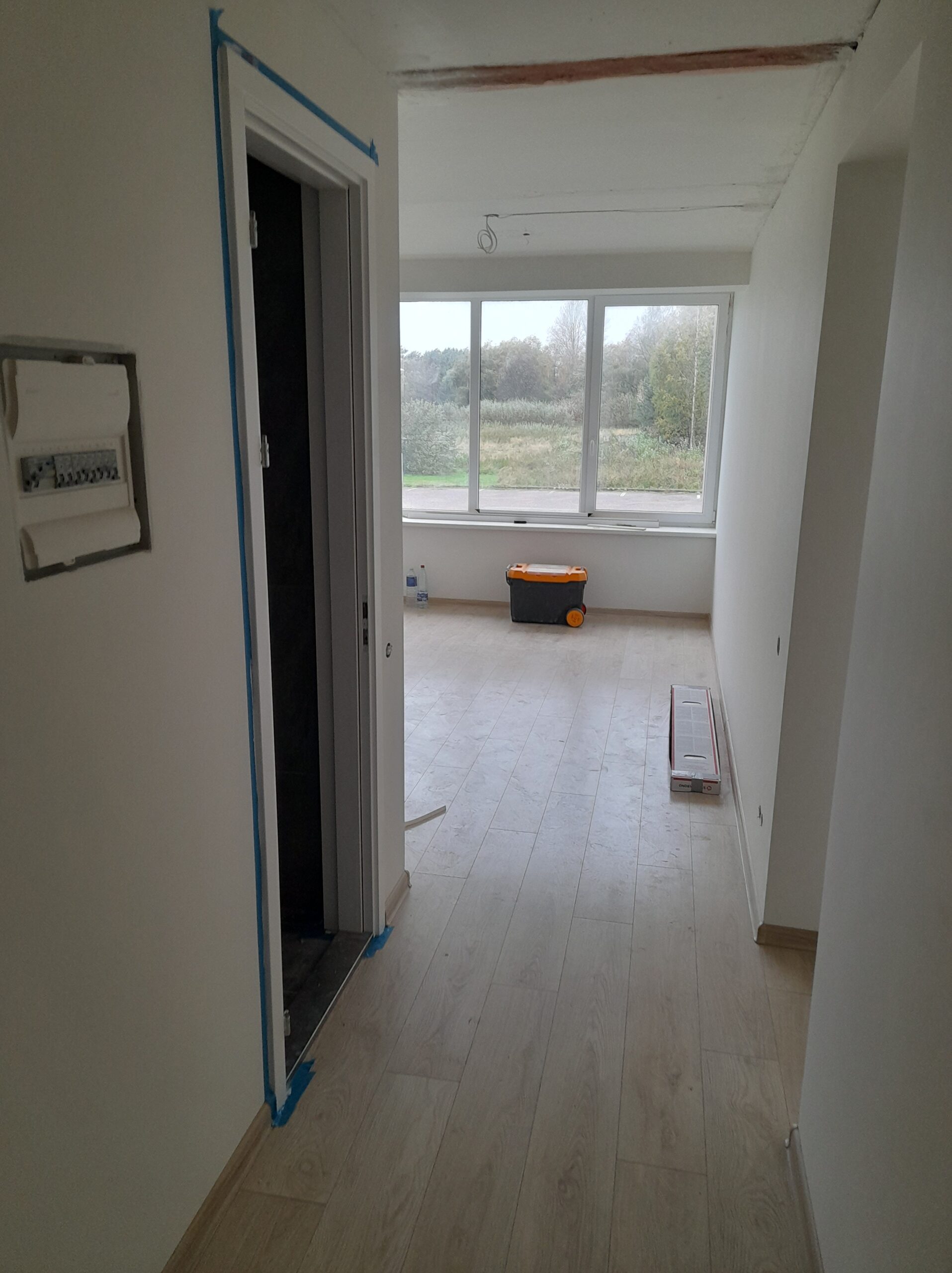 Šventojoje parduodamas 2 kambarių butas su terasa.