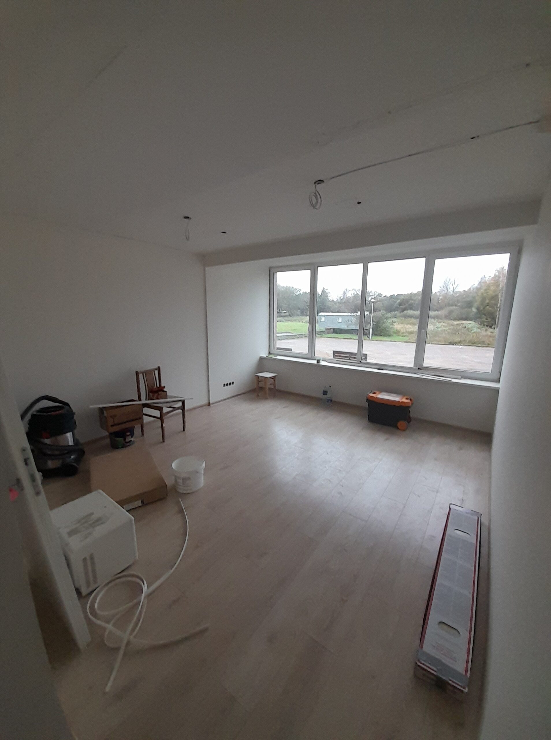 Šventojoje parduodamas 2 kambarių butas su terasa.