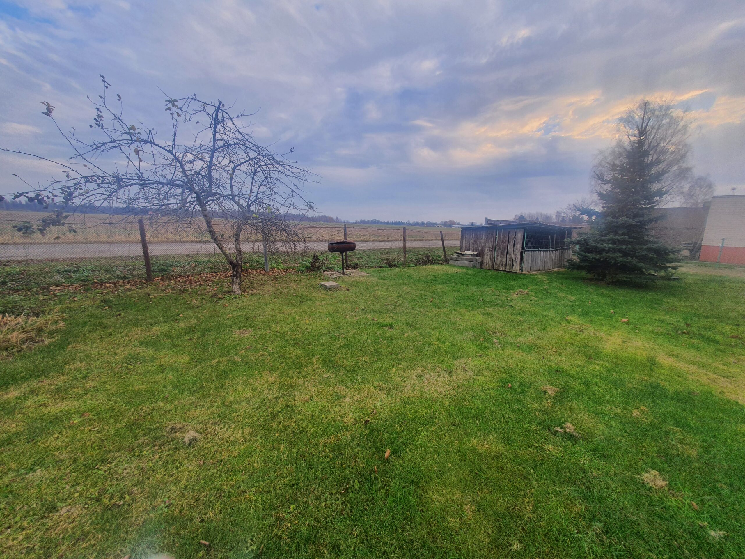 Parduodamas tvarkingas mūrinis namas