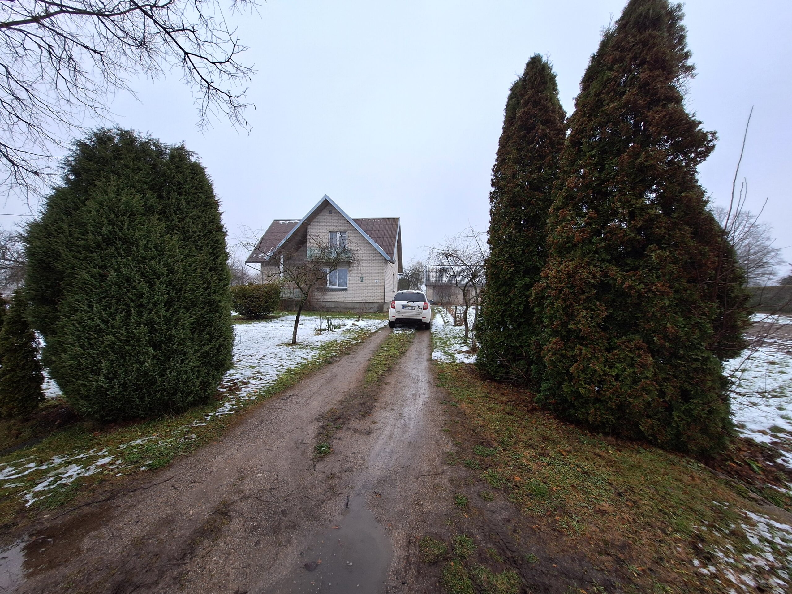 Parduodamas namas Lapiuose.