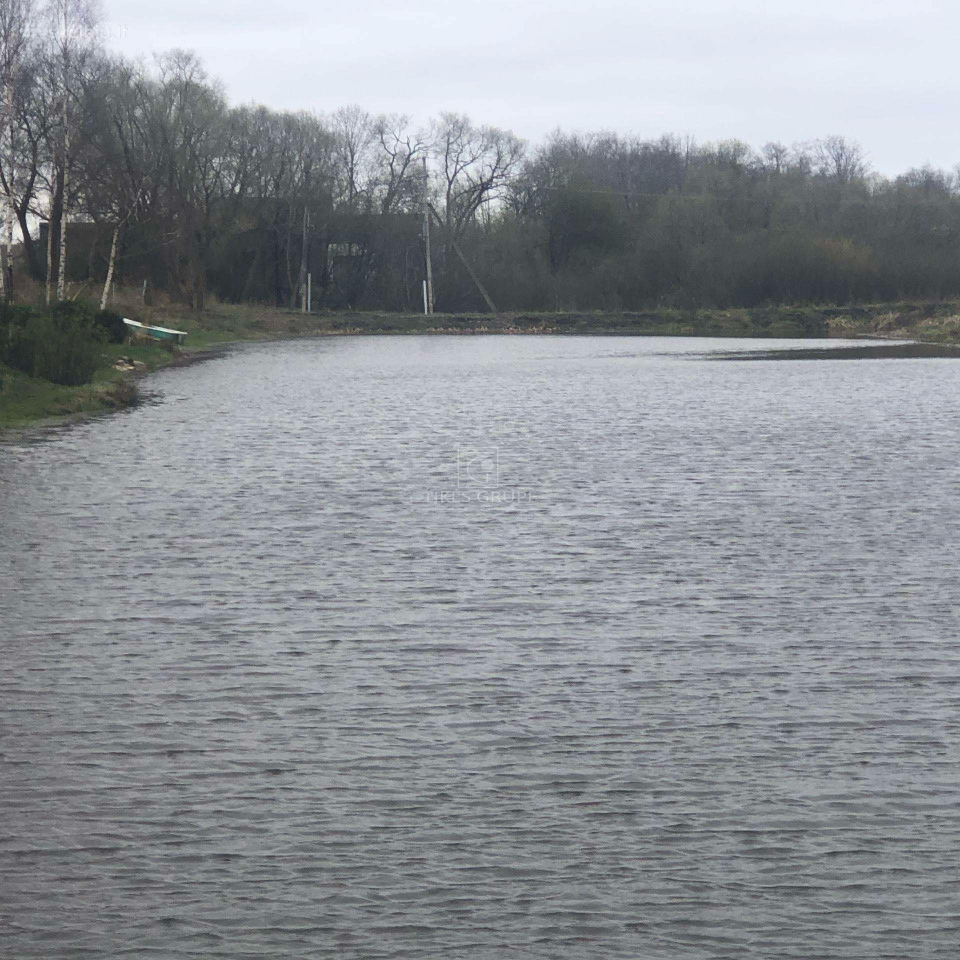 Parduodamas IŠSKIRTINIS sklypas Tauro Slenyje, Perkūno g. 12, Klaipėdoje, prestižiniame „Dvaro slenis“ gyvenamųjų namų kvartale – prie pat vandens telkinio!