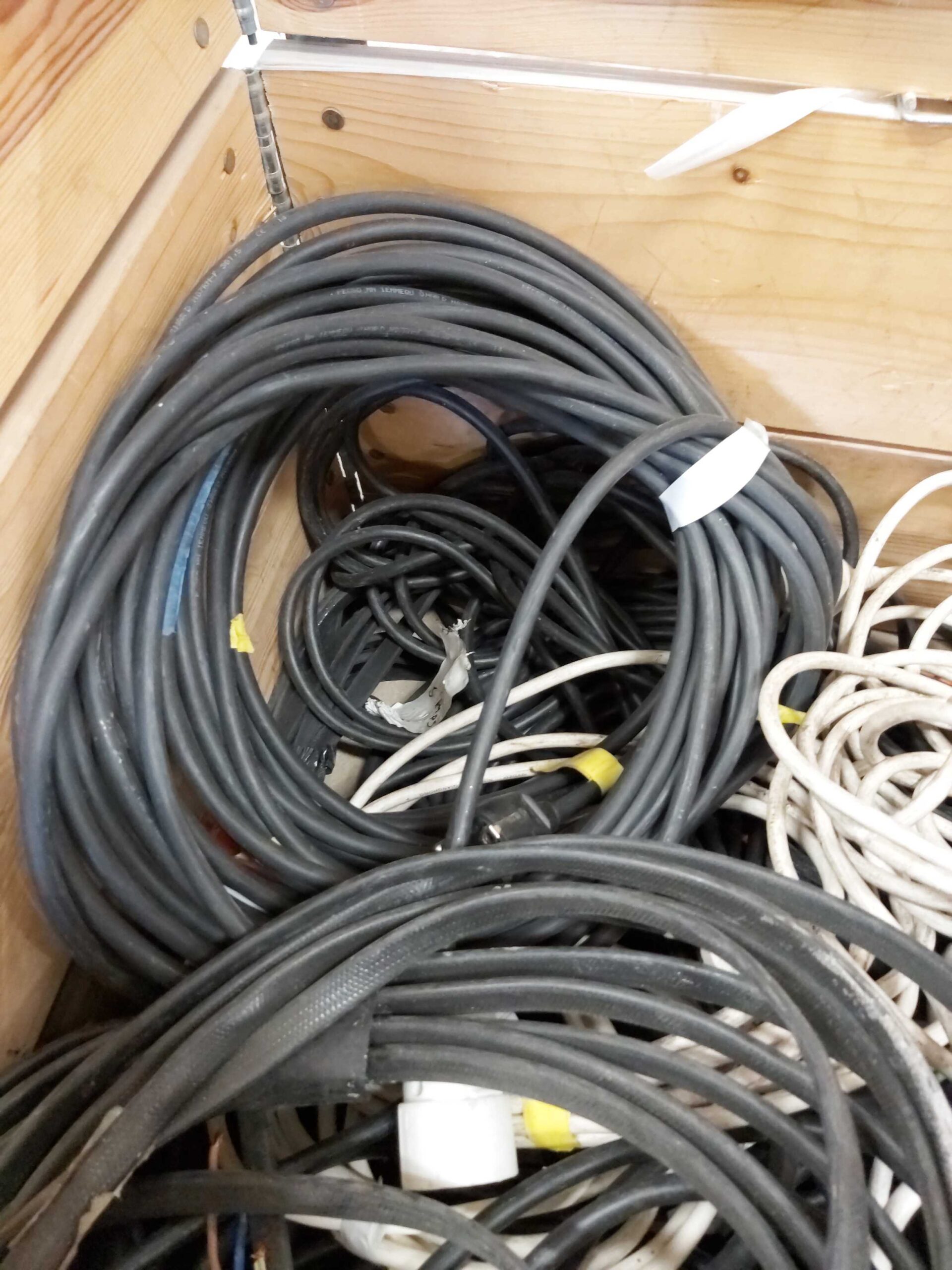 Brangiai superku spalvota lauza