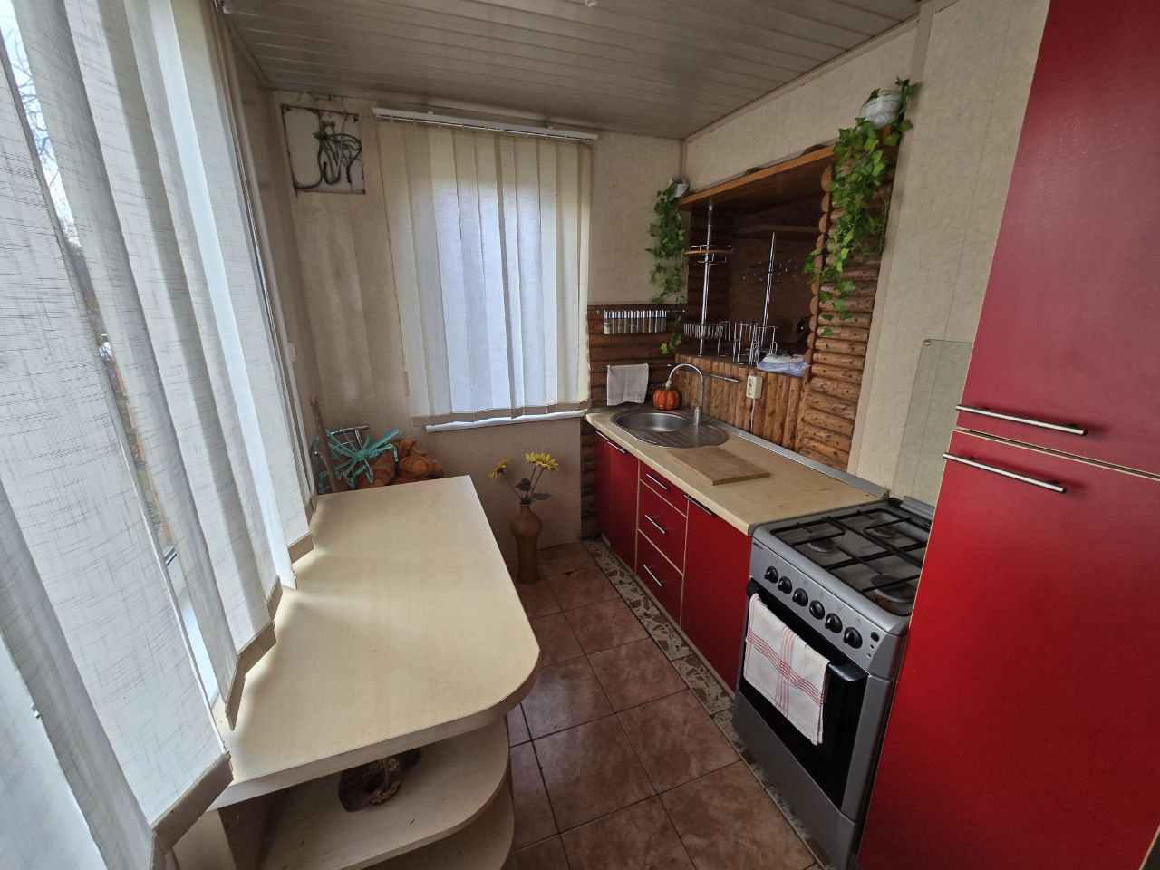 Parduodamas tvarkingas mūrinis namas