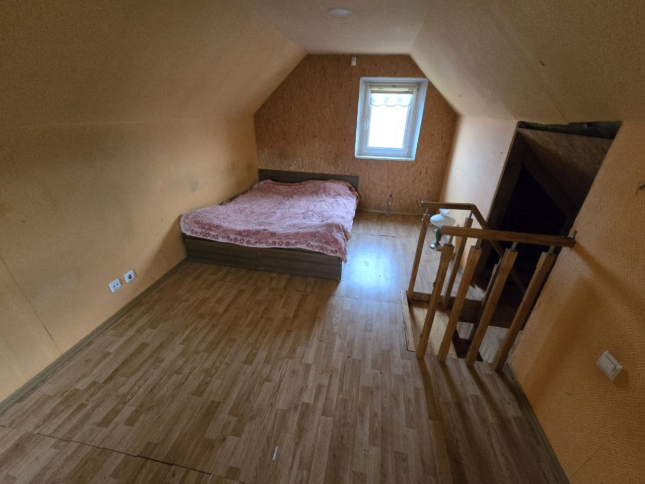 Parduodamas tvarkingas mūrinis namas