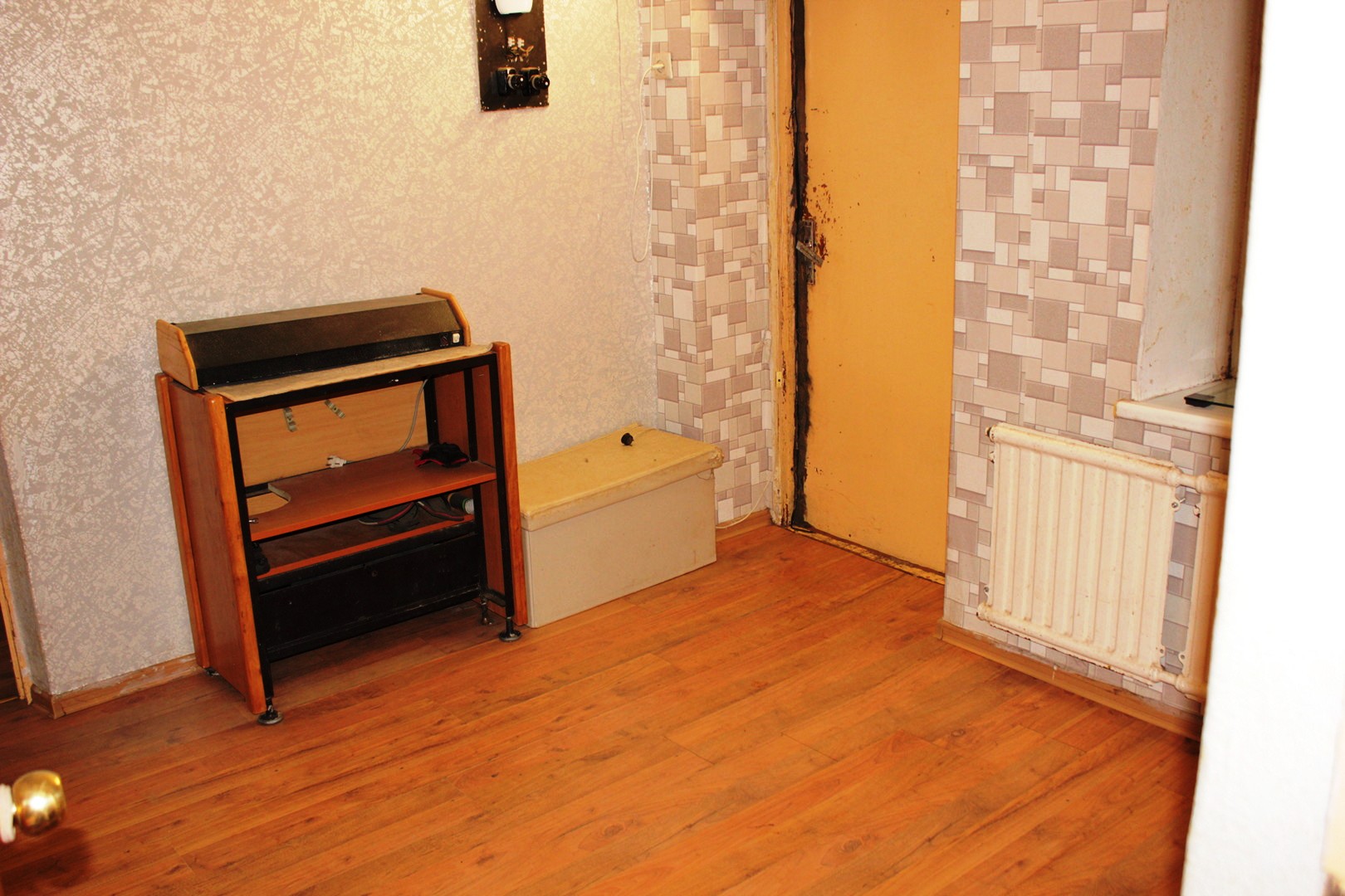 Parduodamas namo dalis.