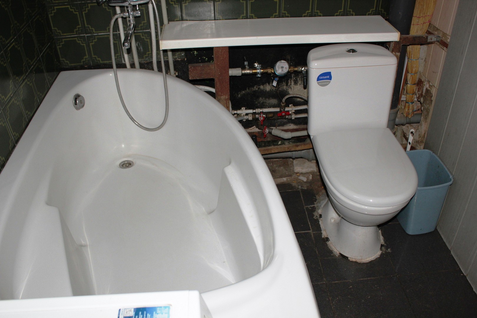 Parduodamas namo dalis.