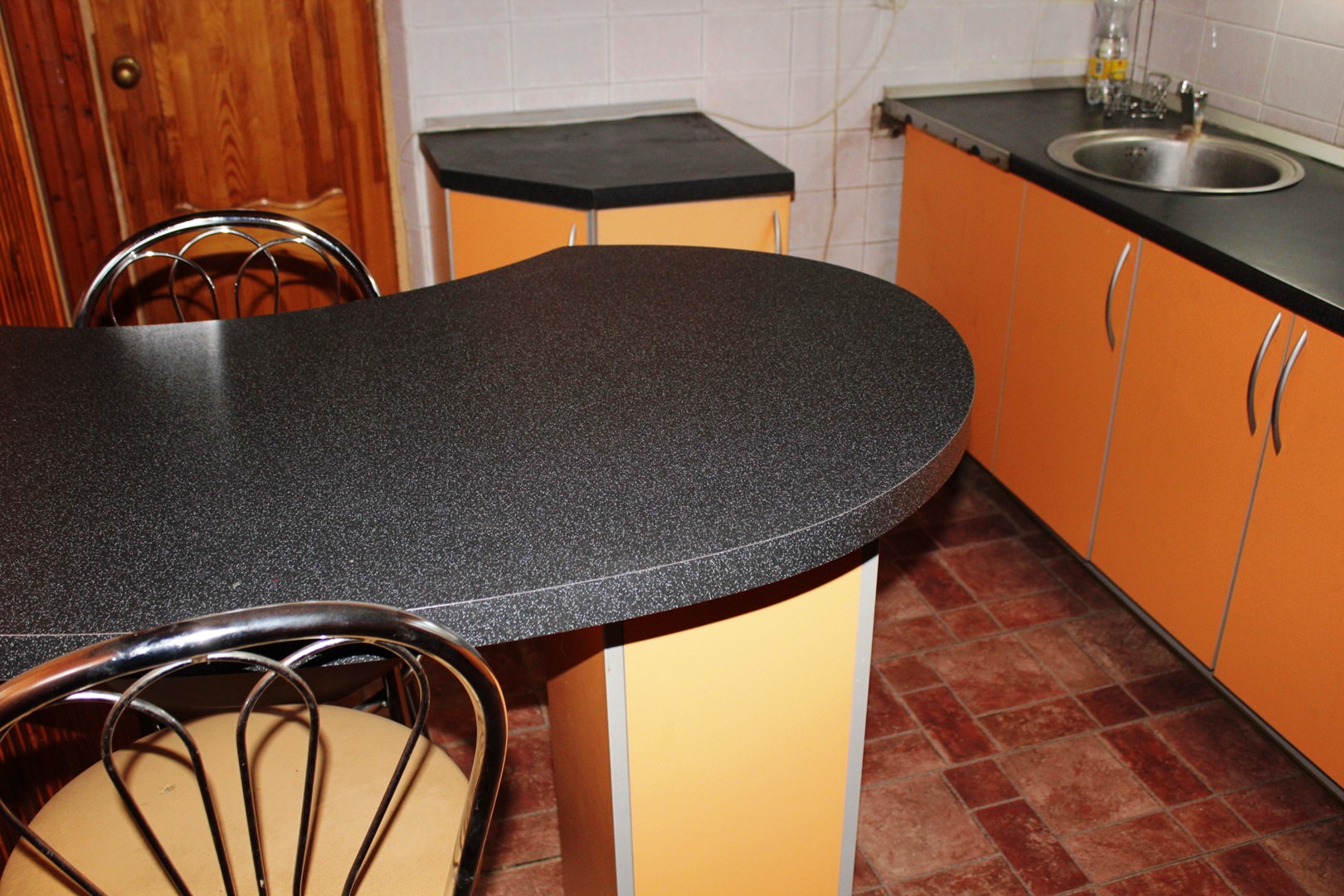 Parduodamas namo dalis.