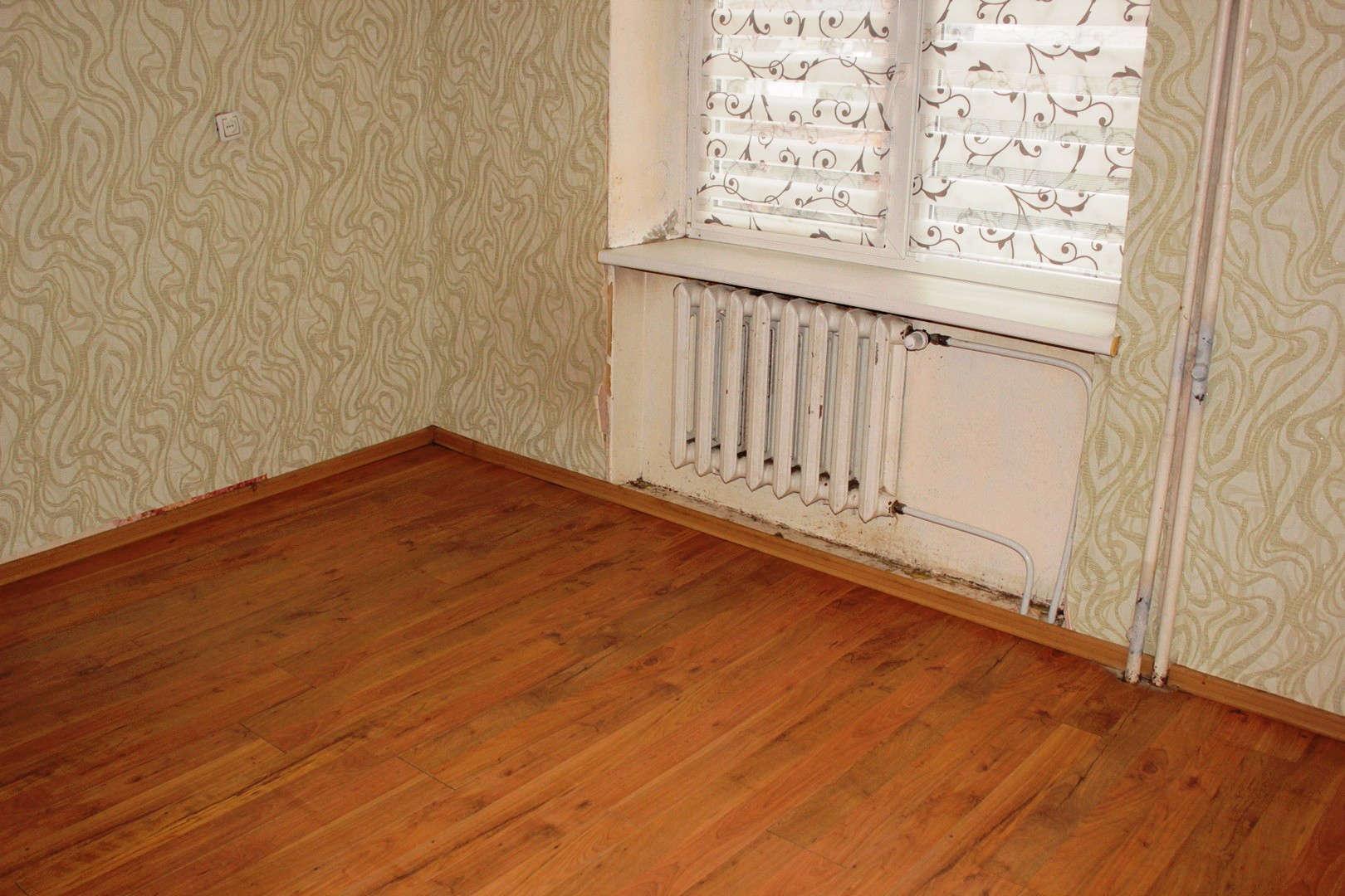 Parduodamas namo dalis.