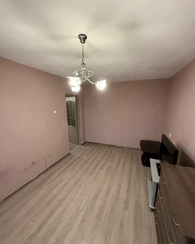 Parduodamas 1k.butas su balkonu