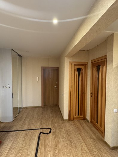 Perplanuotas 2k.butas su holu