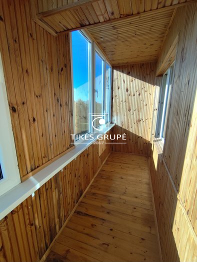 Parduodamas 3k.butas su holu